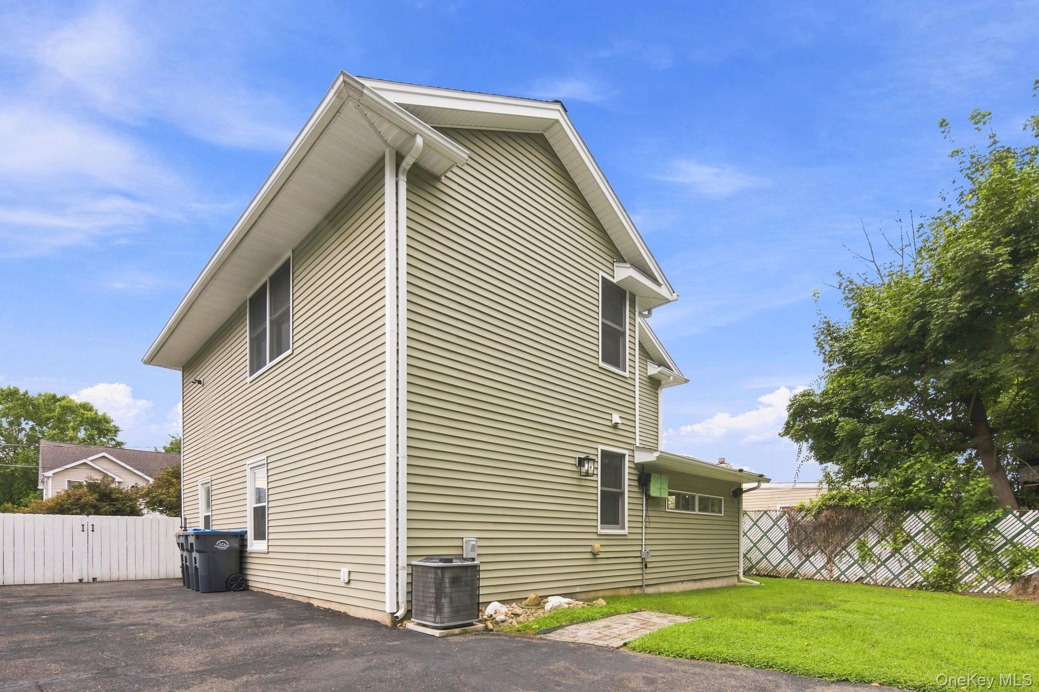 10 Kwiecinski Street Property Photo 24