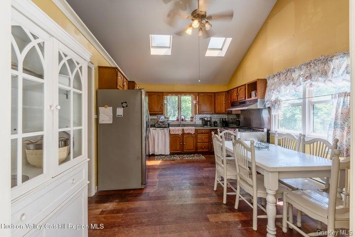 97 Leslie Road Property Photo 14