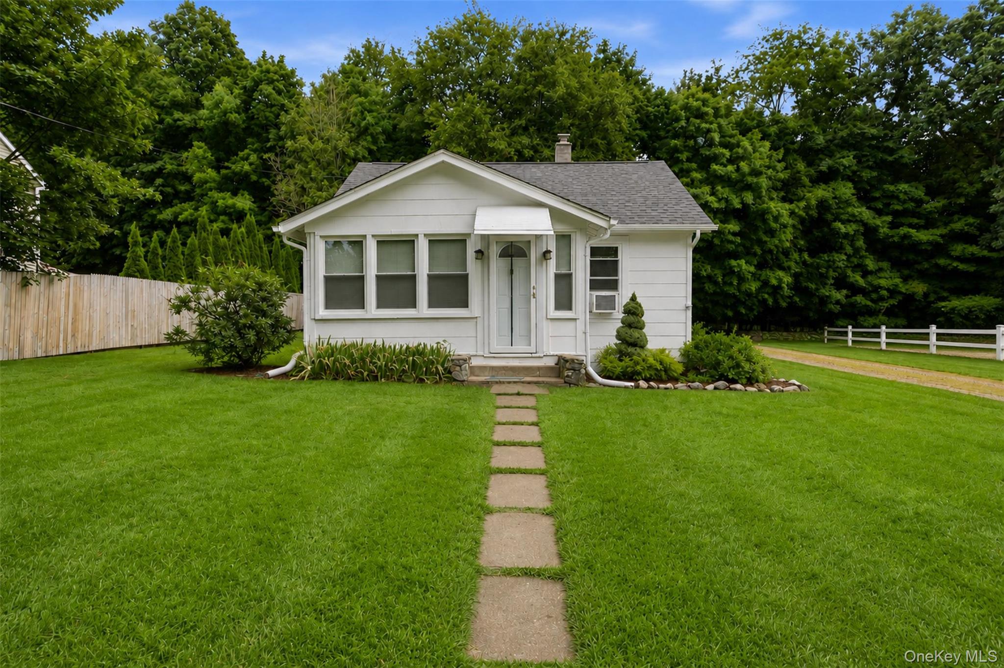 24 Round Lake Avenue Property Photo 1