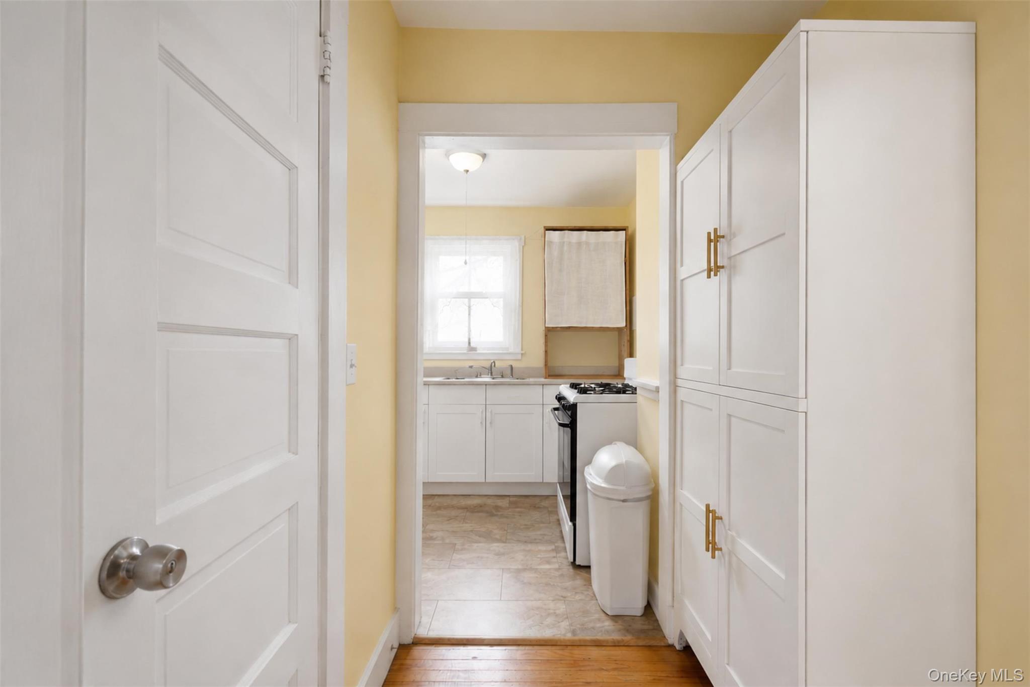 24 Round Lake Avenue Property Photo 7