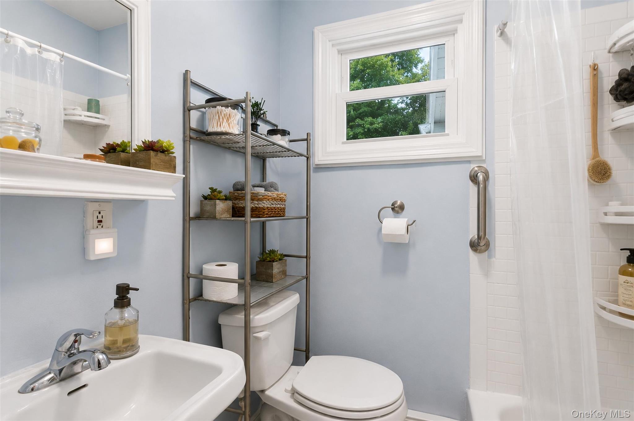 24 Round Lake Avenue Property Photo 20