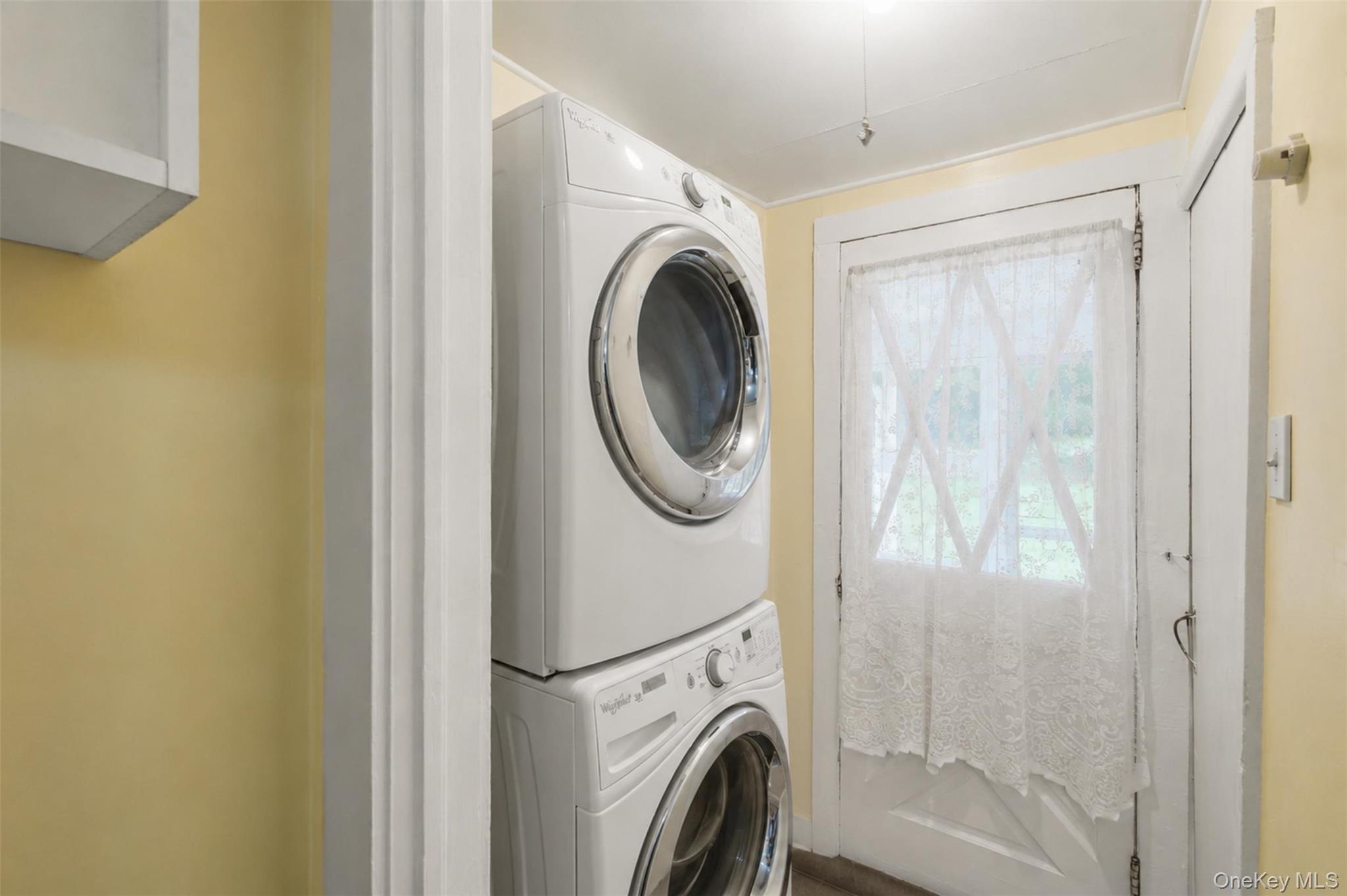 24 Round Lake Avenue Property Photo 21