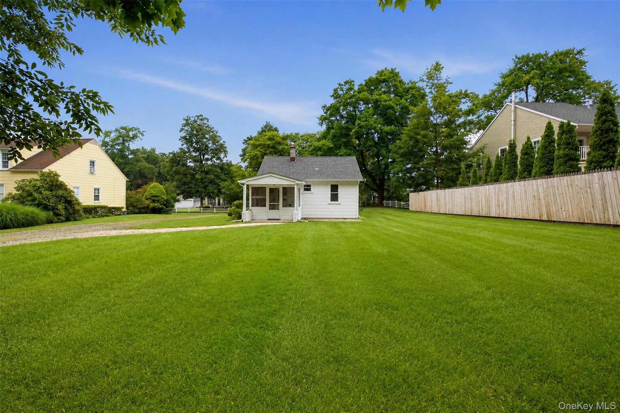 24 Round Lake Avenue Property Photo 25