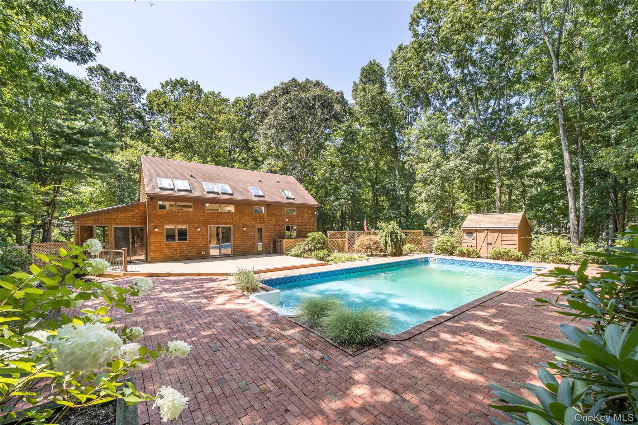 69 Glenview Drive Property Photo 1
