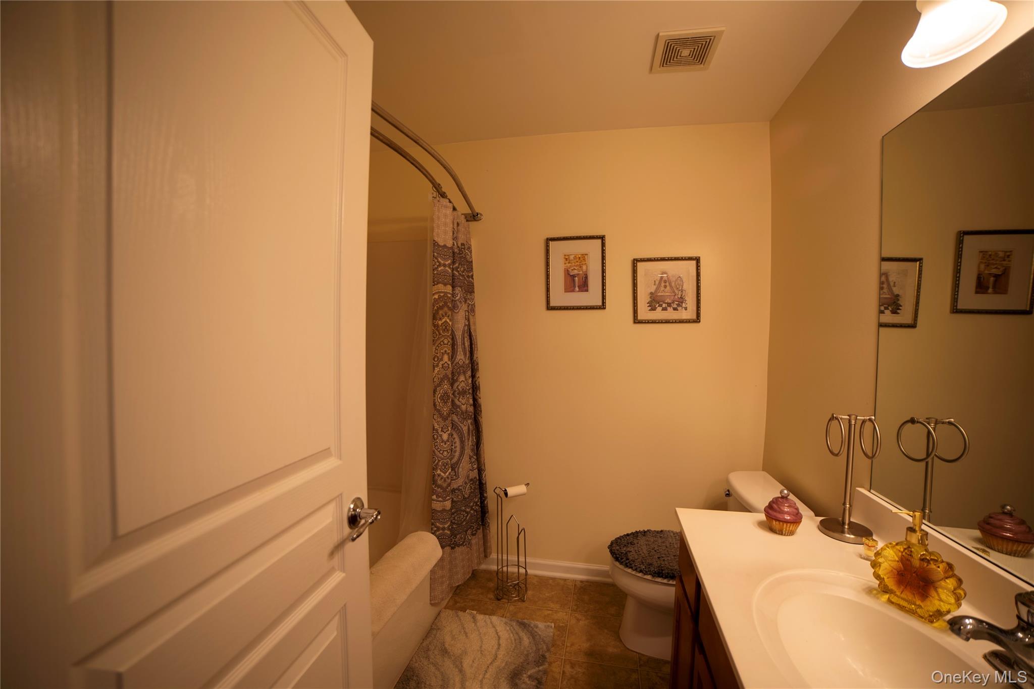 10 Bainbridge Place 704 Property Photo 20