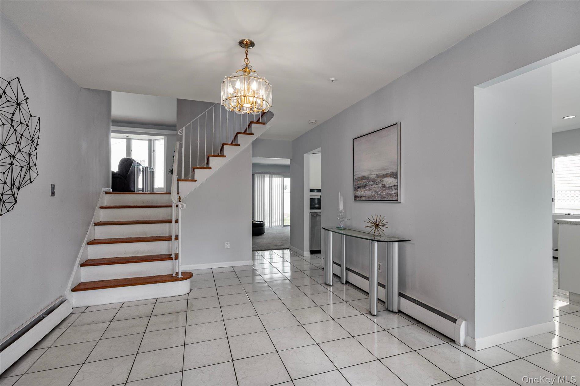 2075 Berkley Lane Property Photo 2
