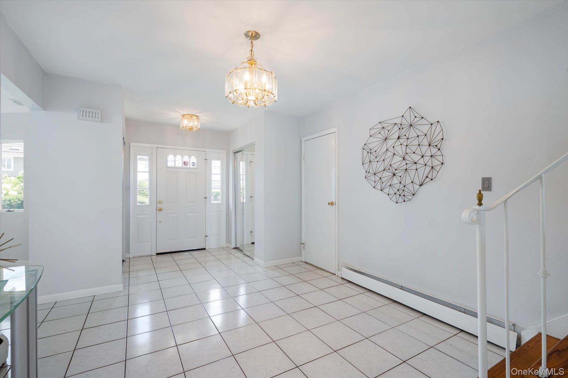 2075 Berkley Lane Property Photo 3