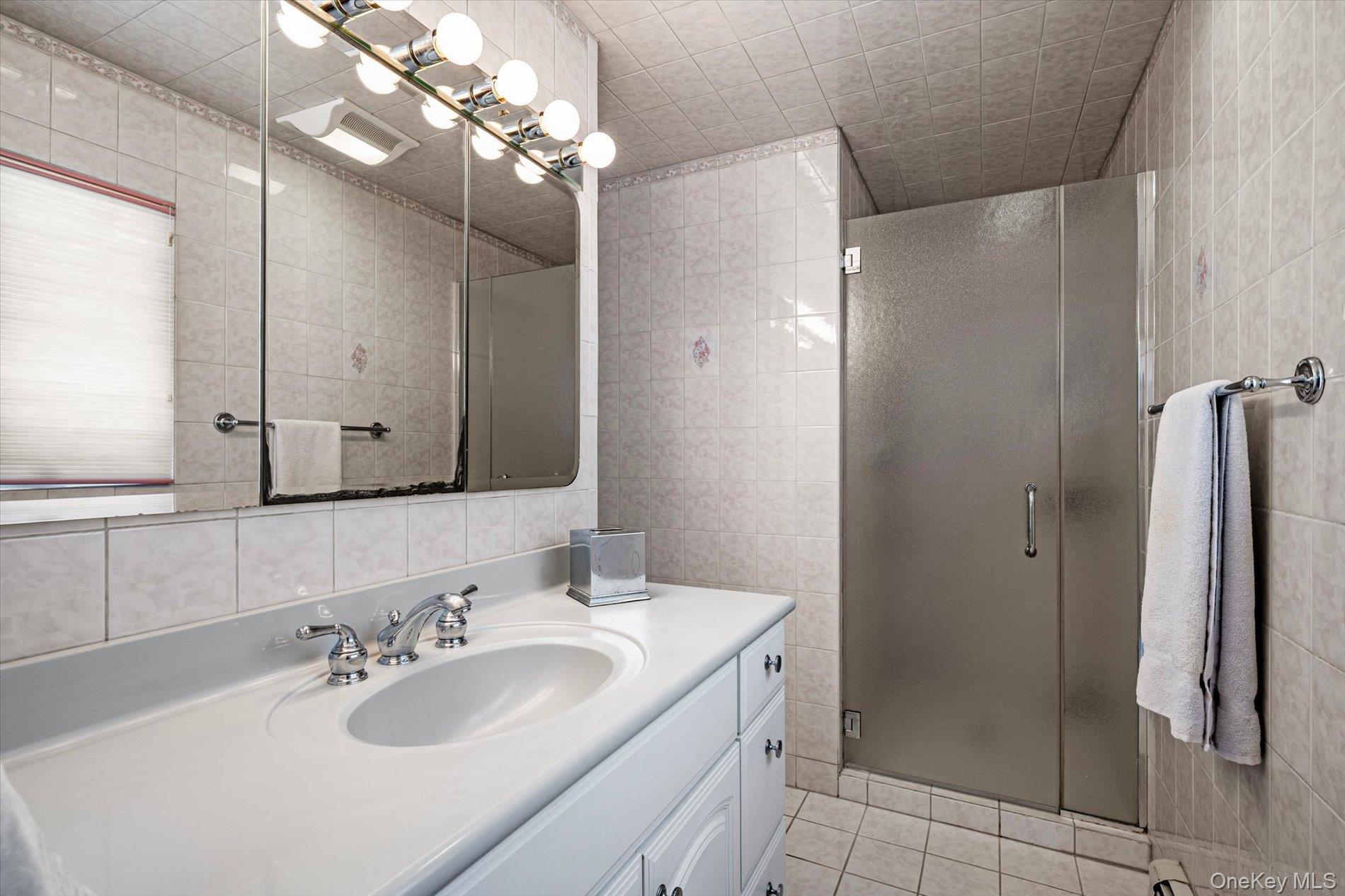 2075 Berkley Lane Property Photo 15