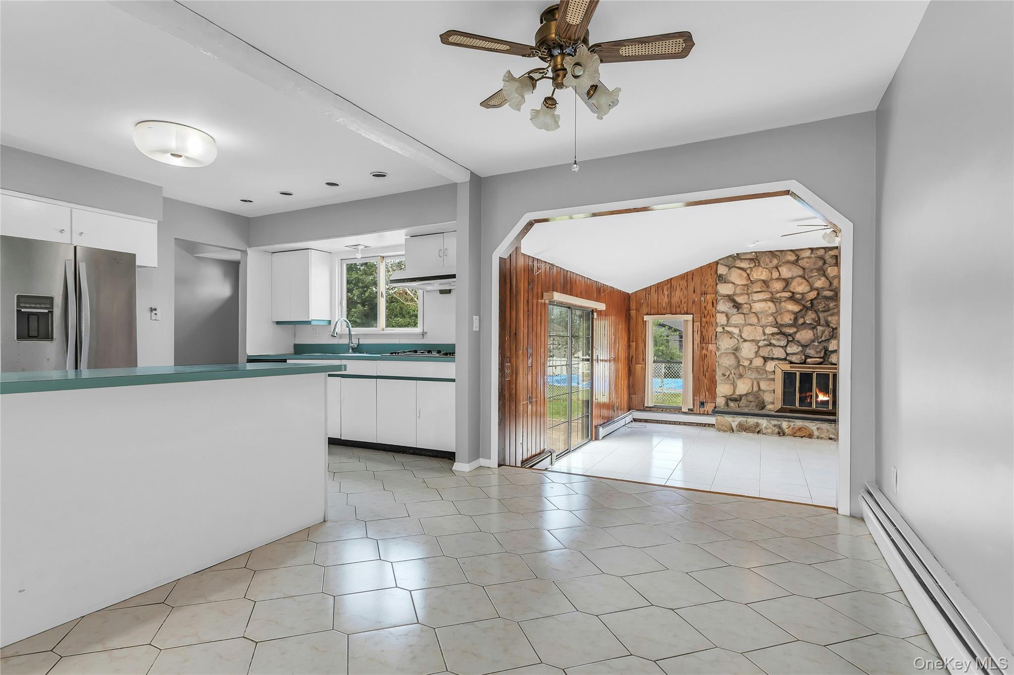 581 Plainview Road Property Photo 6