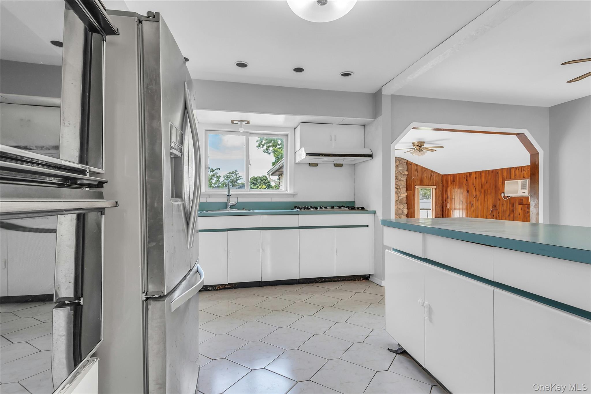 581 Plainview Road Property Photo 8