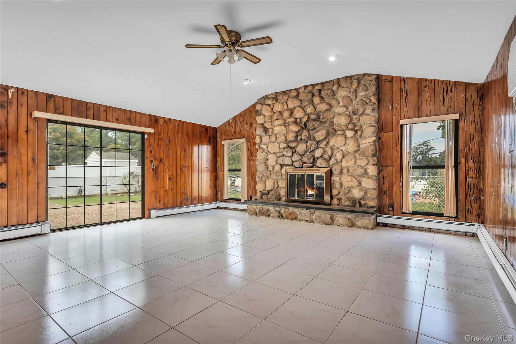 581 Plainview Road Property Photo 9