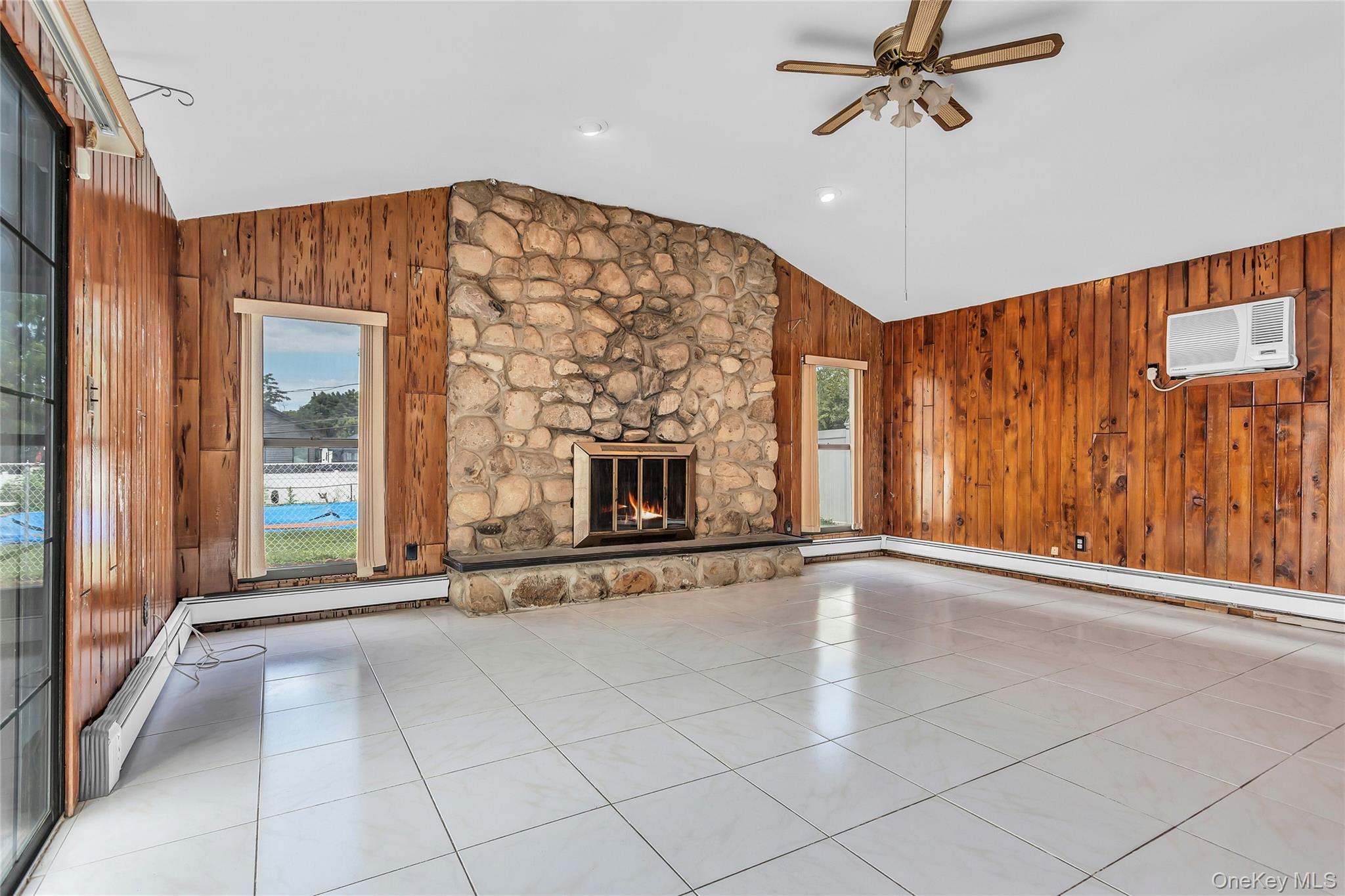581 Plainview Road Property Photo 10