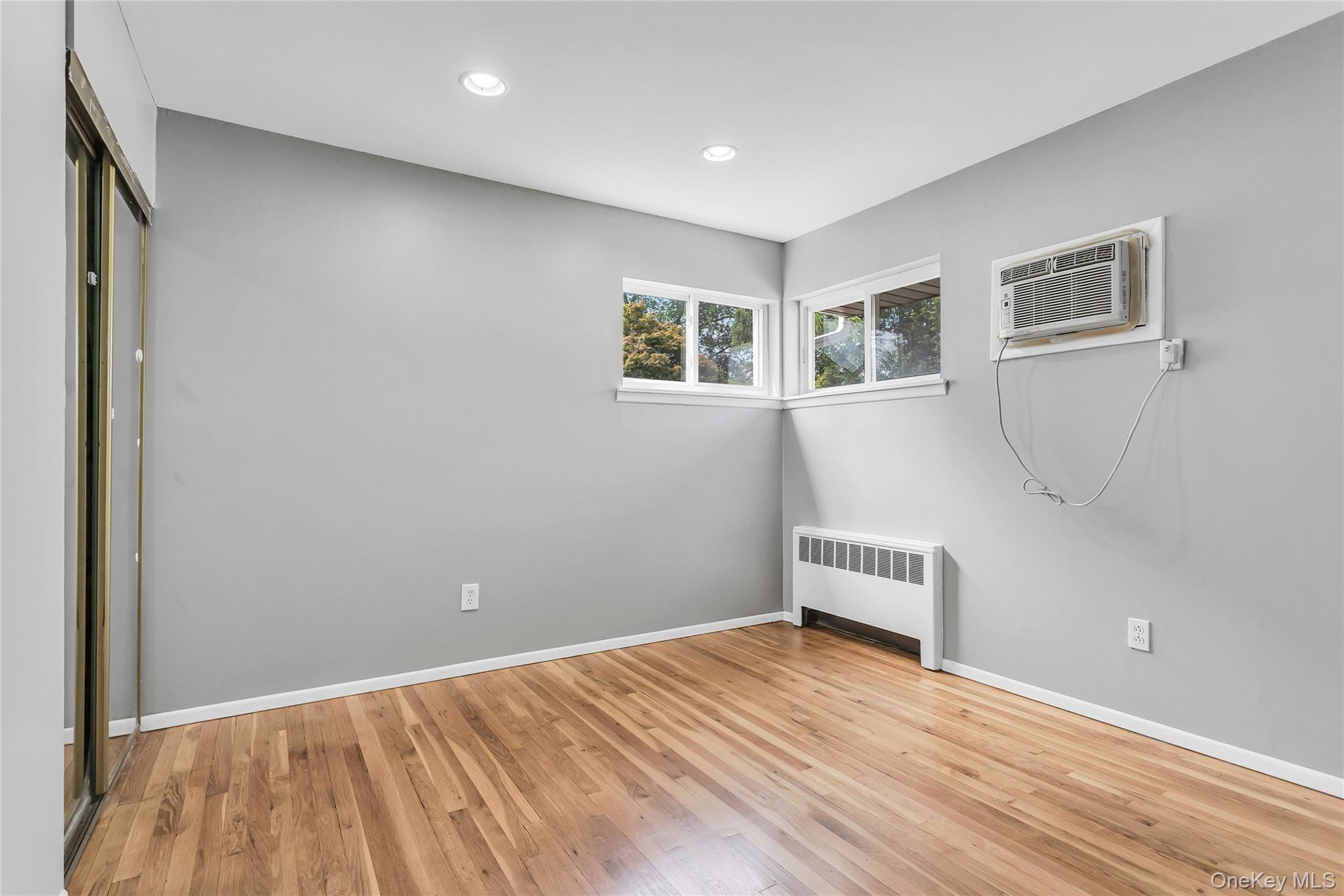 581 Plainview Road Property Photo 13