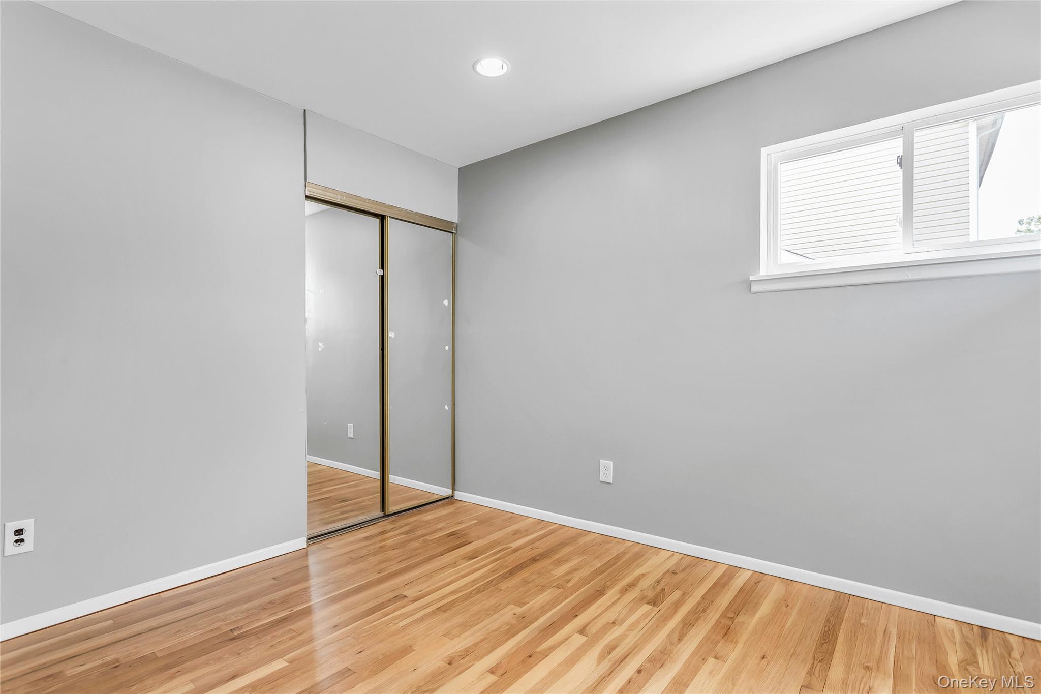 581 Plainview Road Property Photo 14