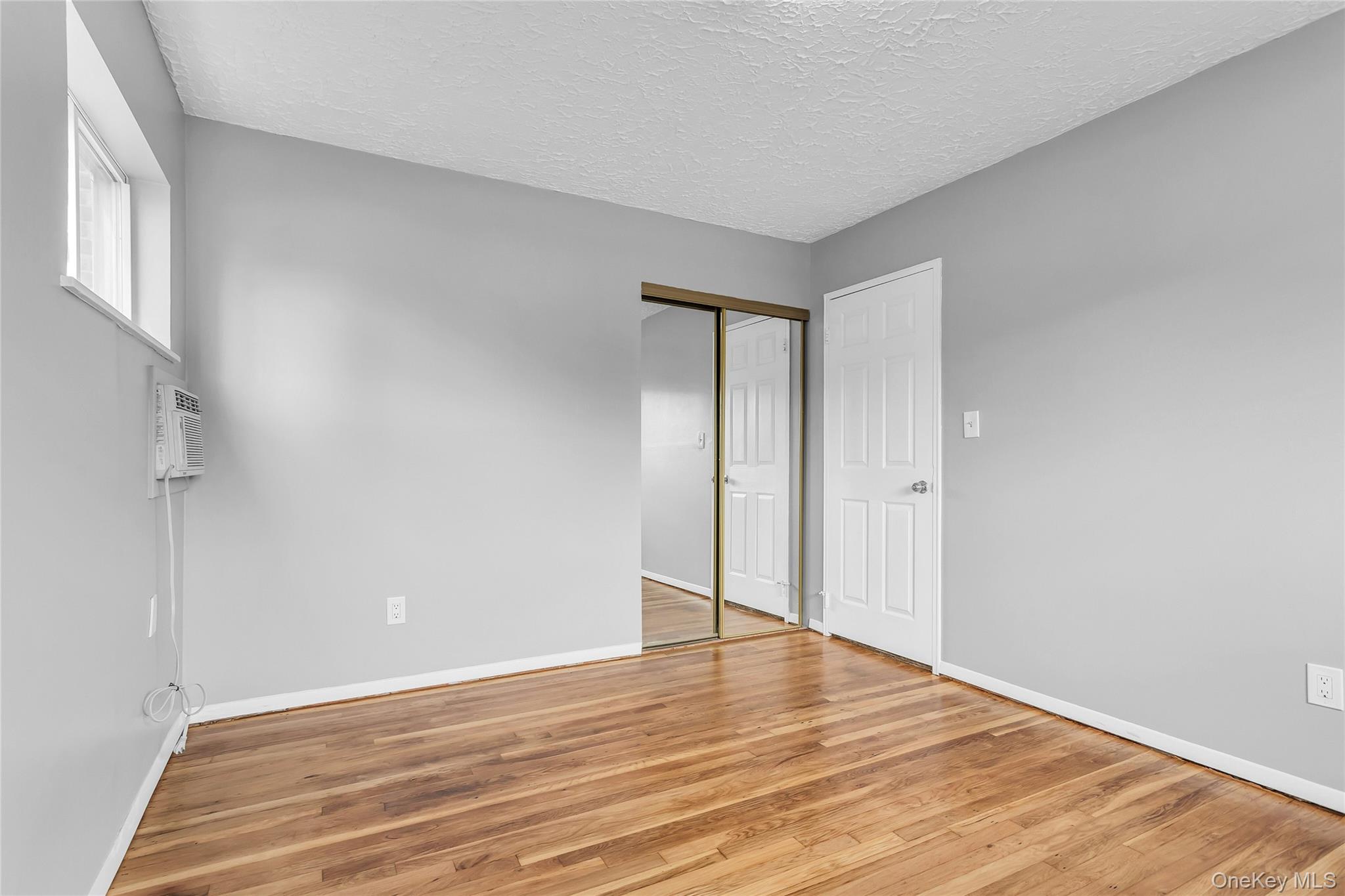 581 Plainview Road Property Photo 17