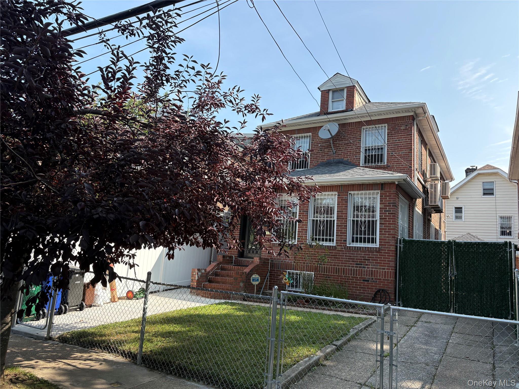5115 Bowne Street Property Photo 1