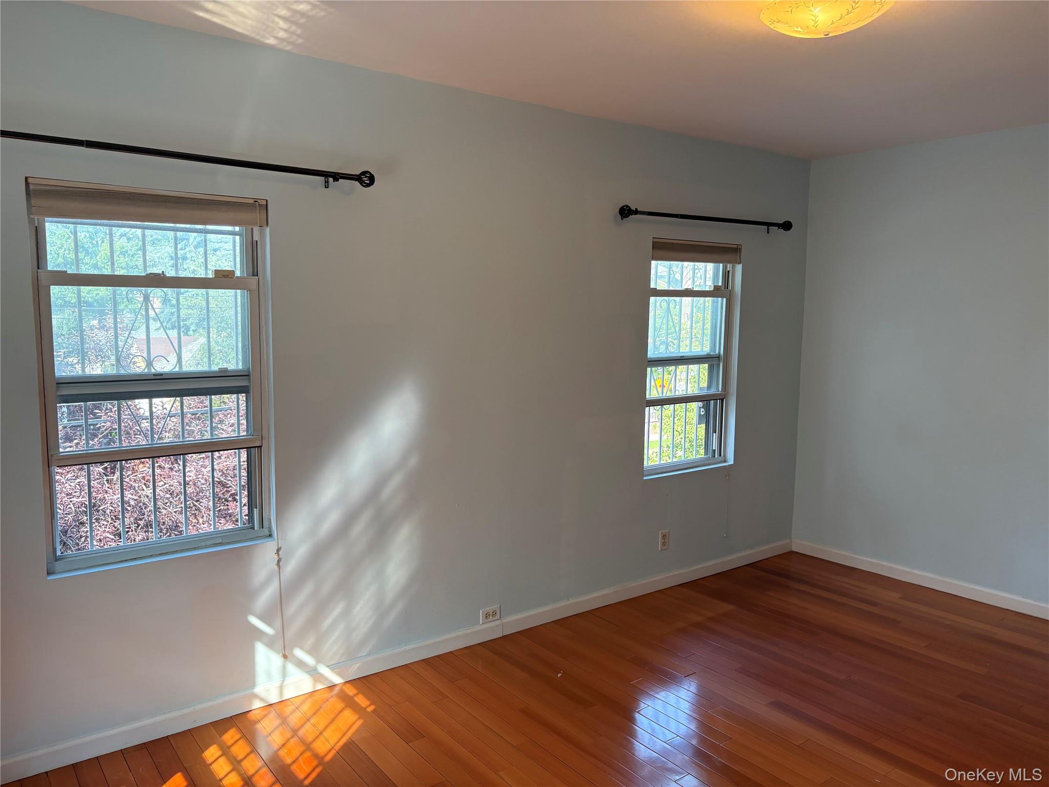 5115 Bowne Street Property Photo 2
