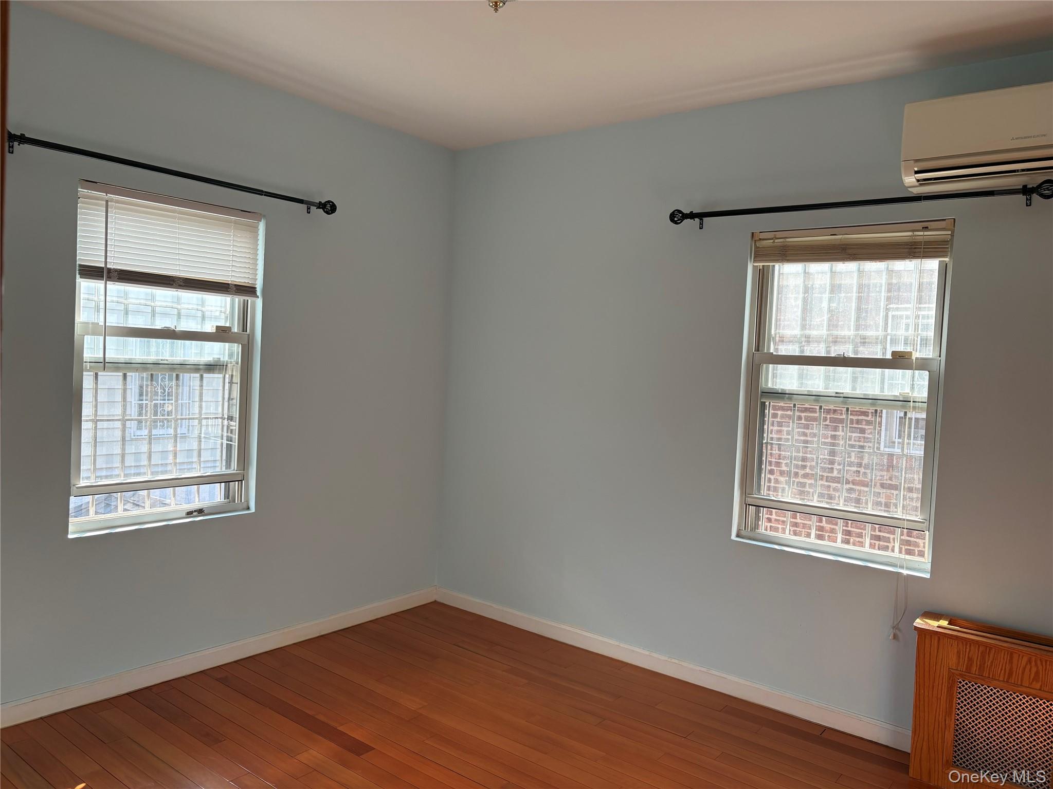 5115 Bowne Street Property Photo 3