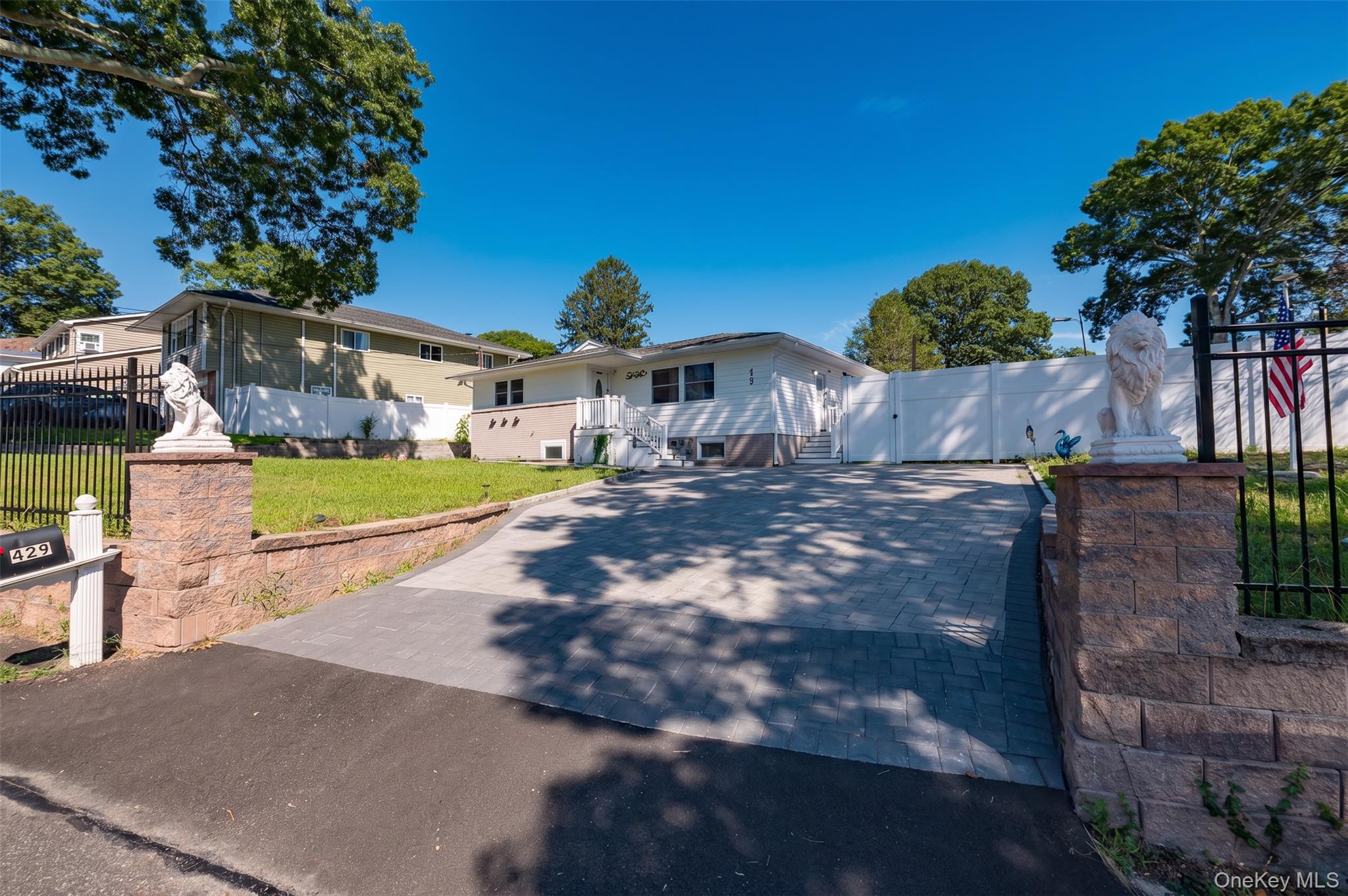 429 Ontario Street Property Photo 2