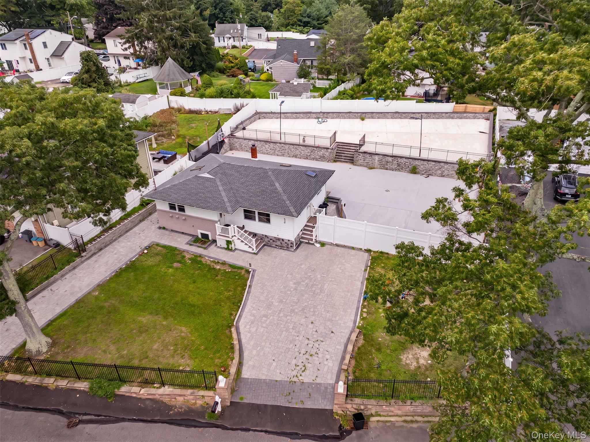 429 Ontario Street Property Photo 4