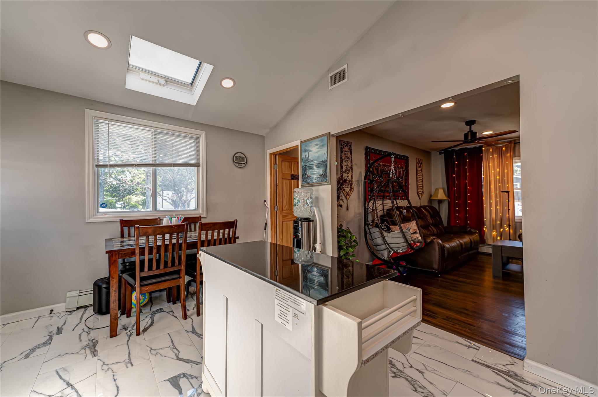 429 Ontario Street Property Photo 8