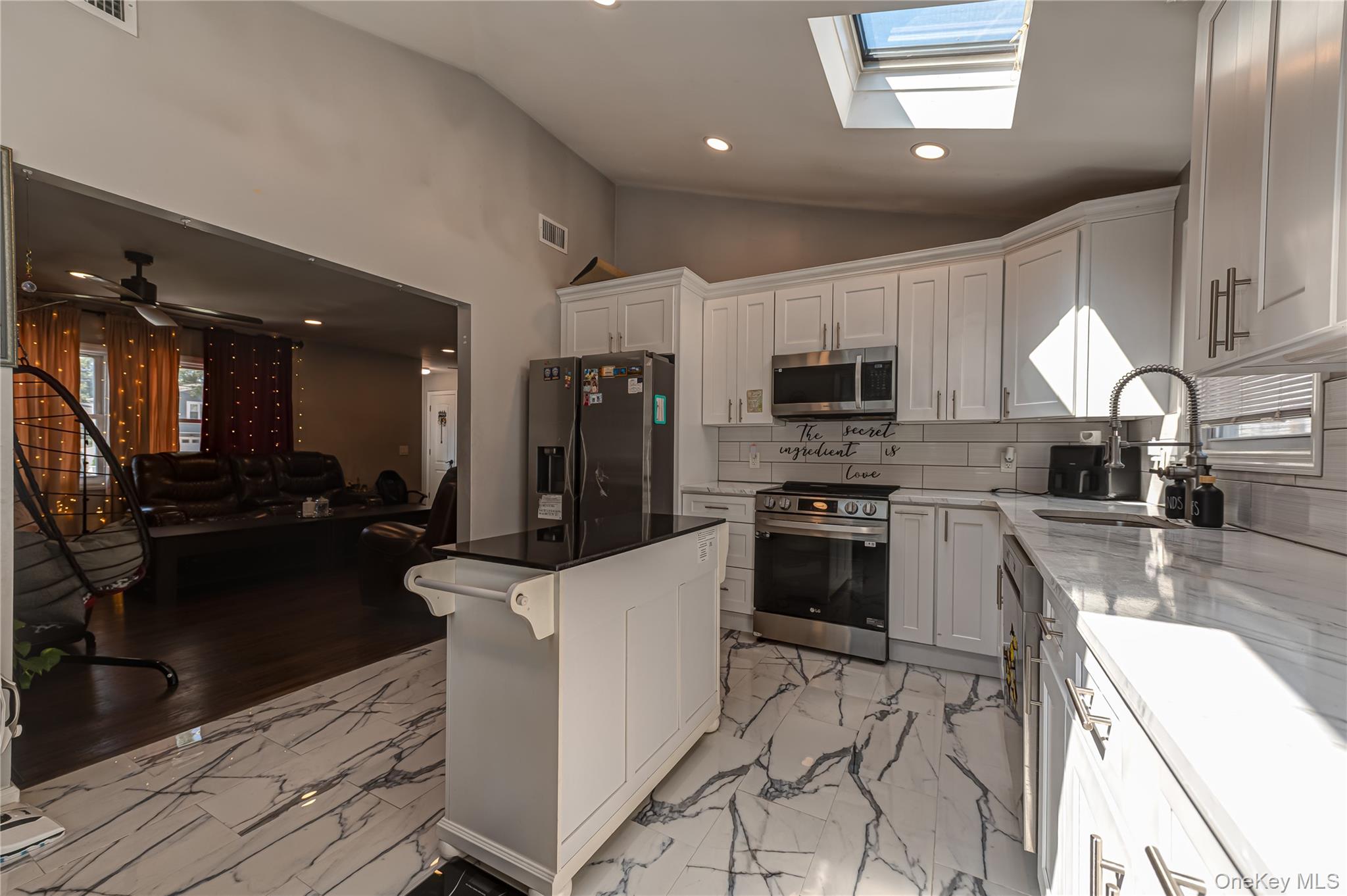 429 Ontario Street Property Photo 9