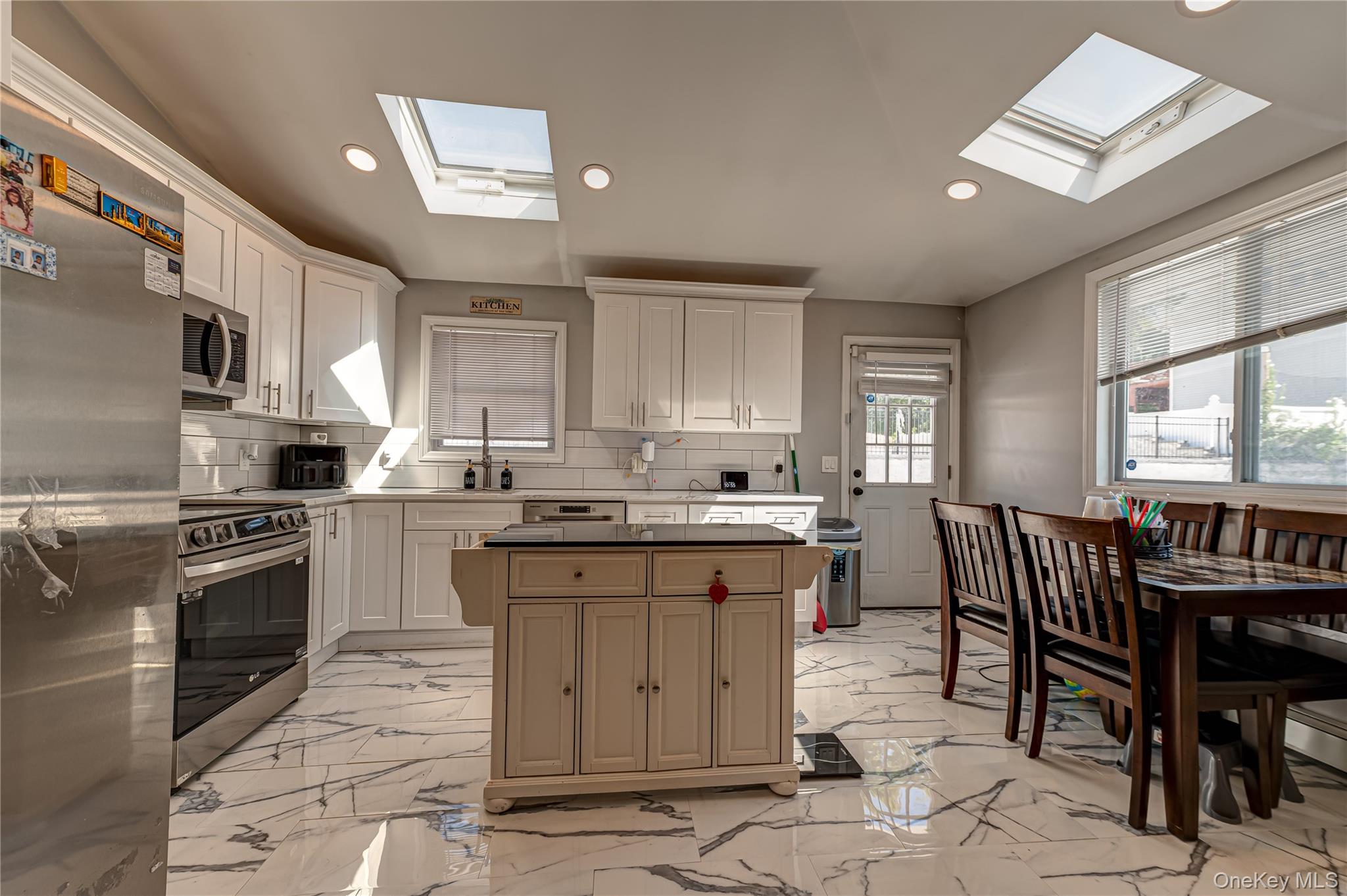 429 Ontario Street Property Photo 10