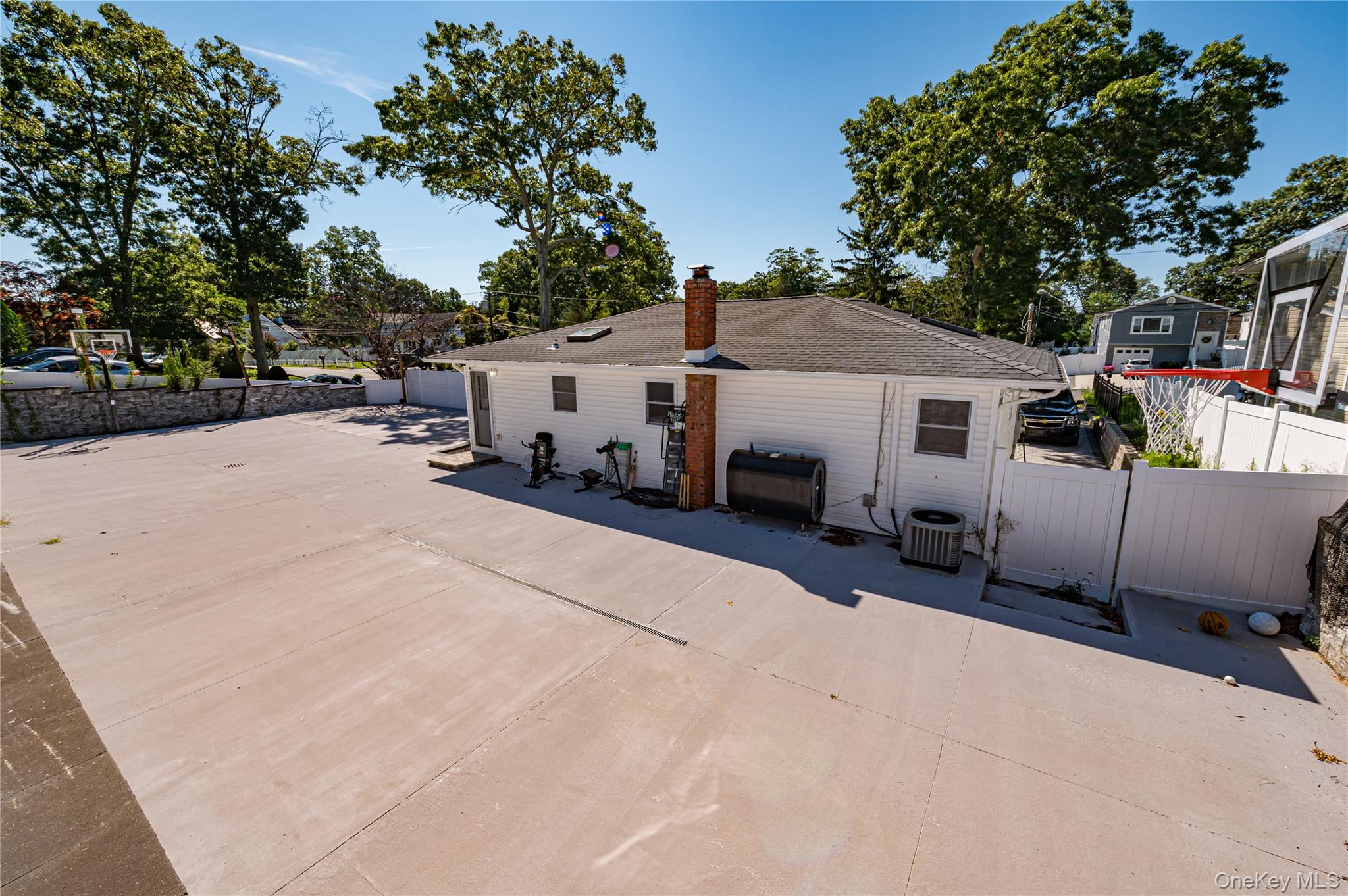 429 Ontario Street Property Photo 22