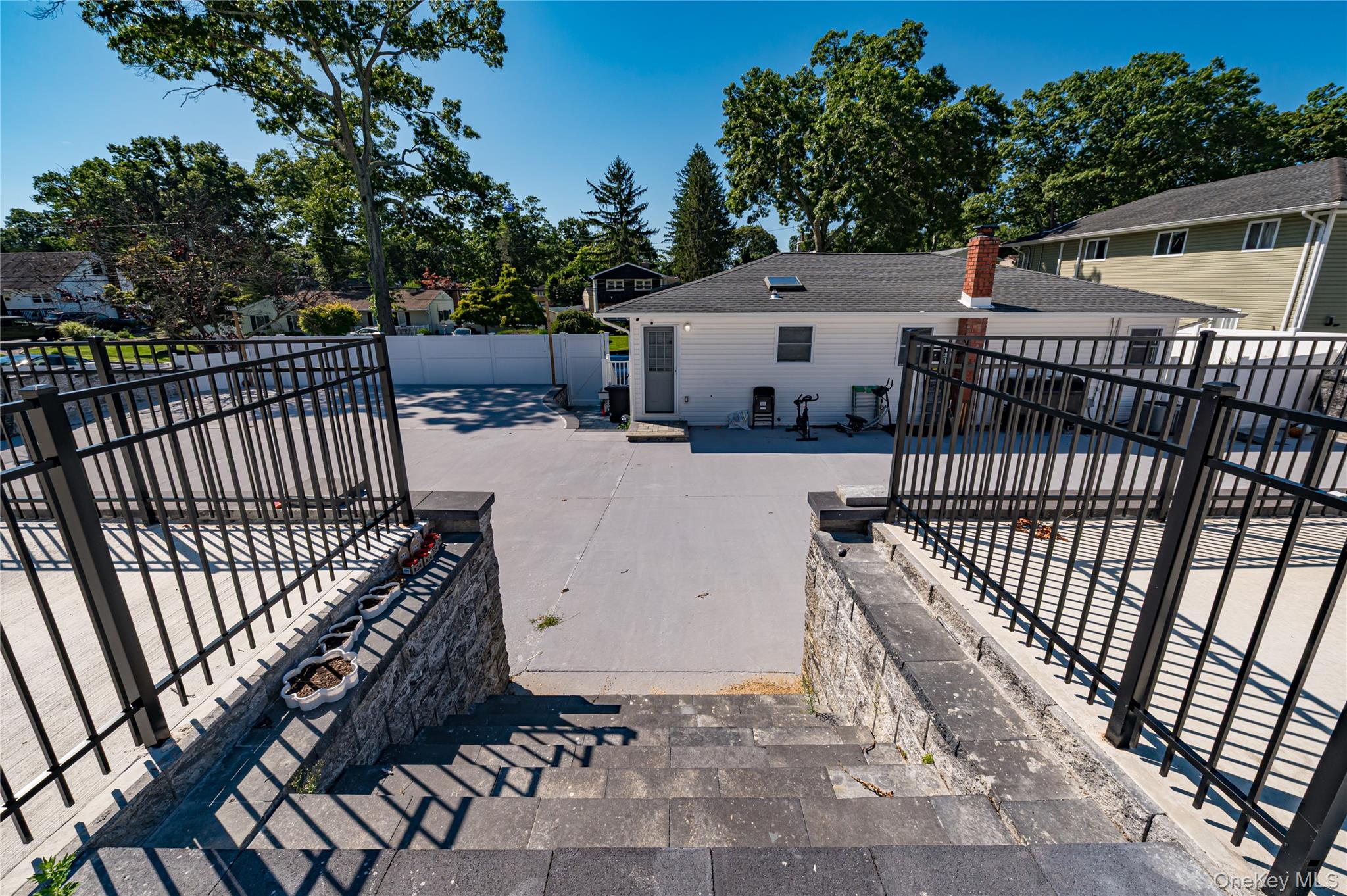 429 Ontario Street Property Photo 26