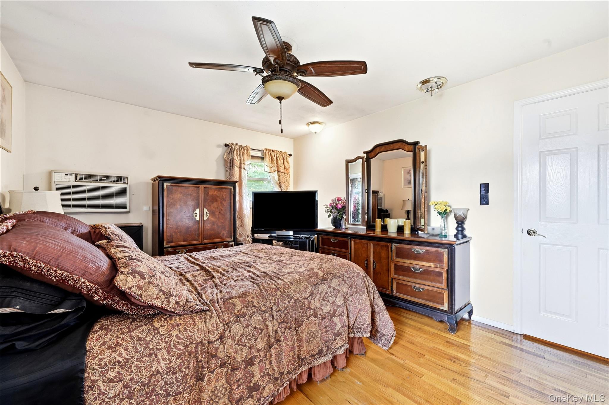 42 Harvard Street Property Photo 15