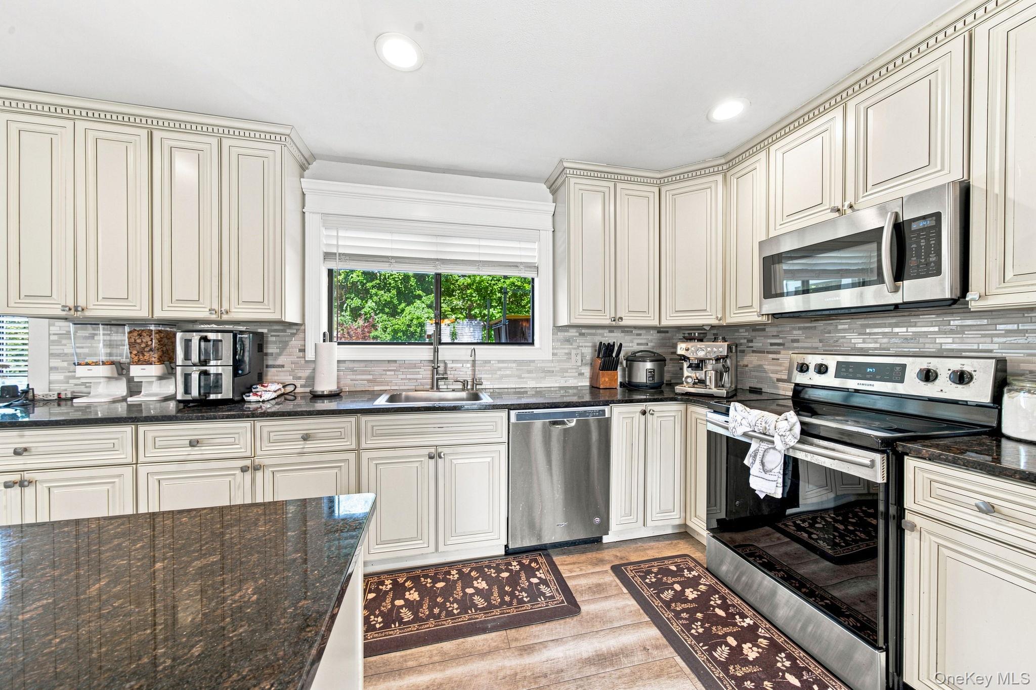 53 Miller Place Road Property Photo 15