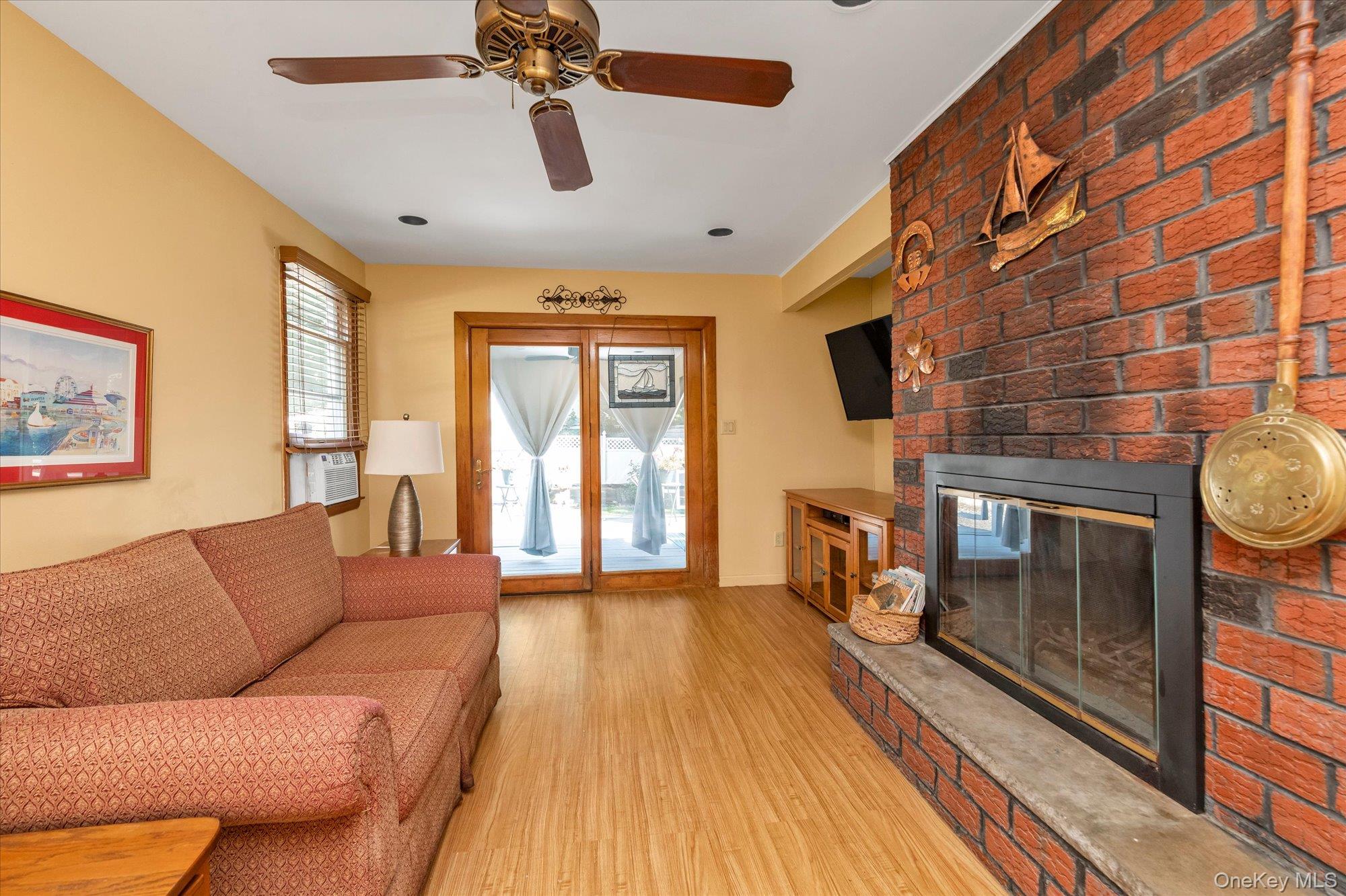 265 Schenck Avenue Property Photo 8