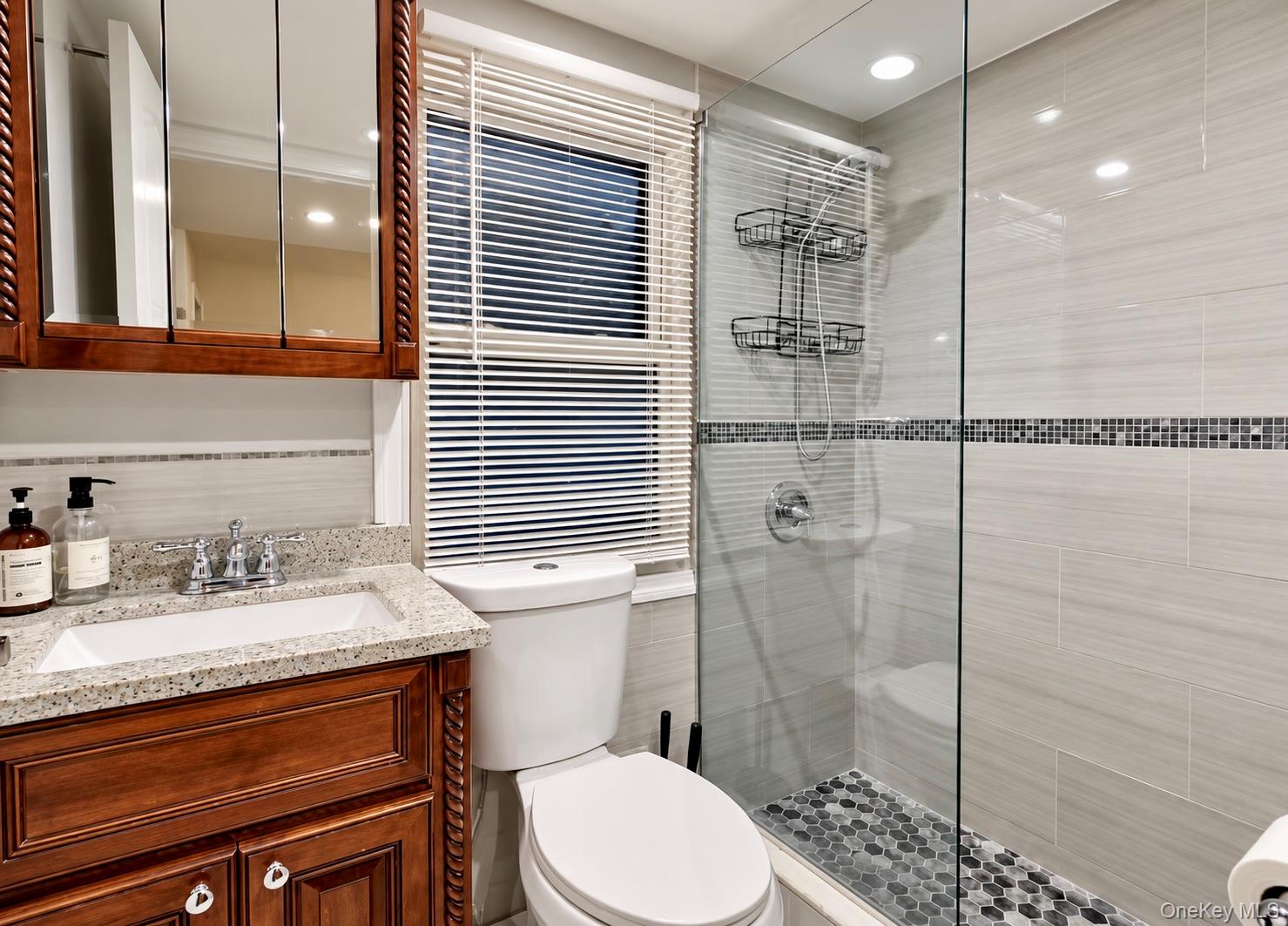 11418 238th Street Property Photo 8