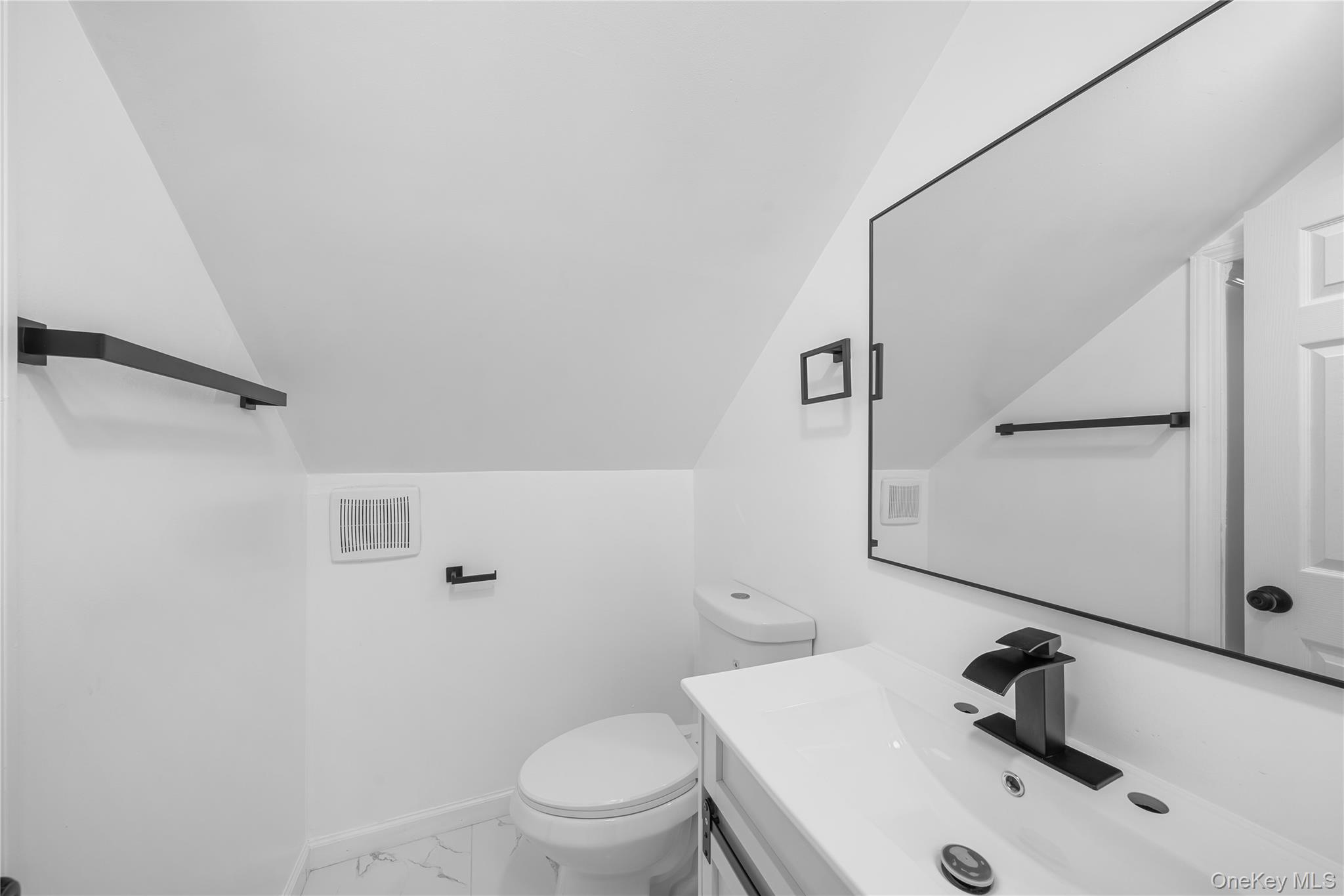 370 Locust Avenue Property Photo 13