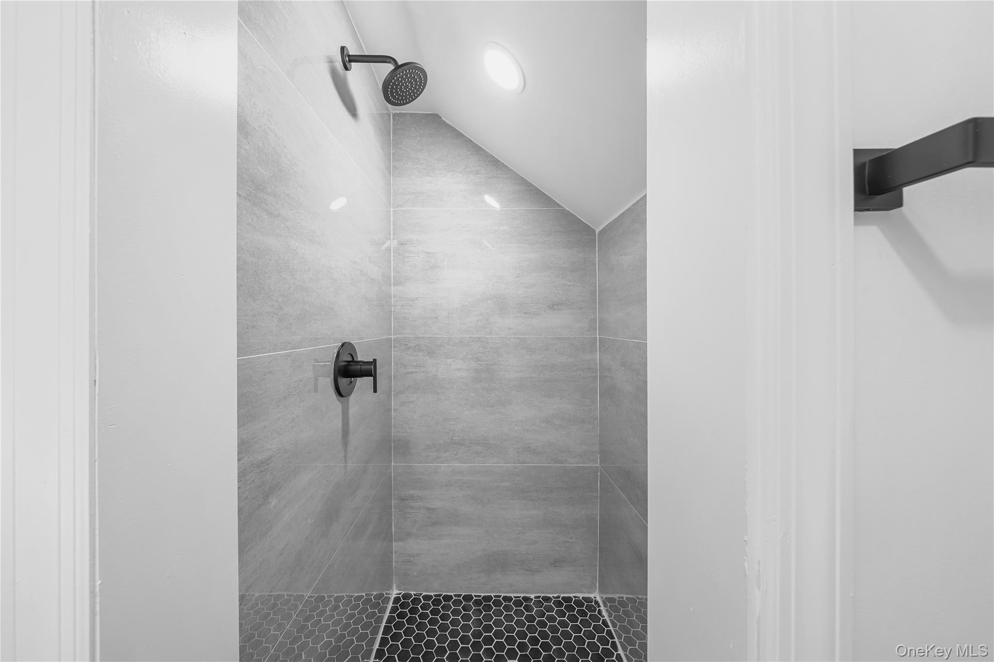 370 Locust Avenue Property Photo 14