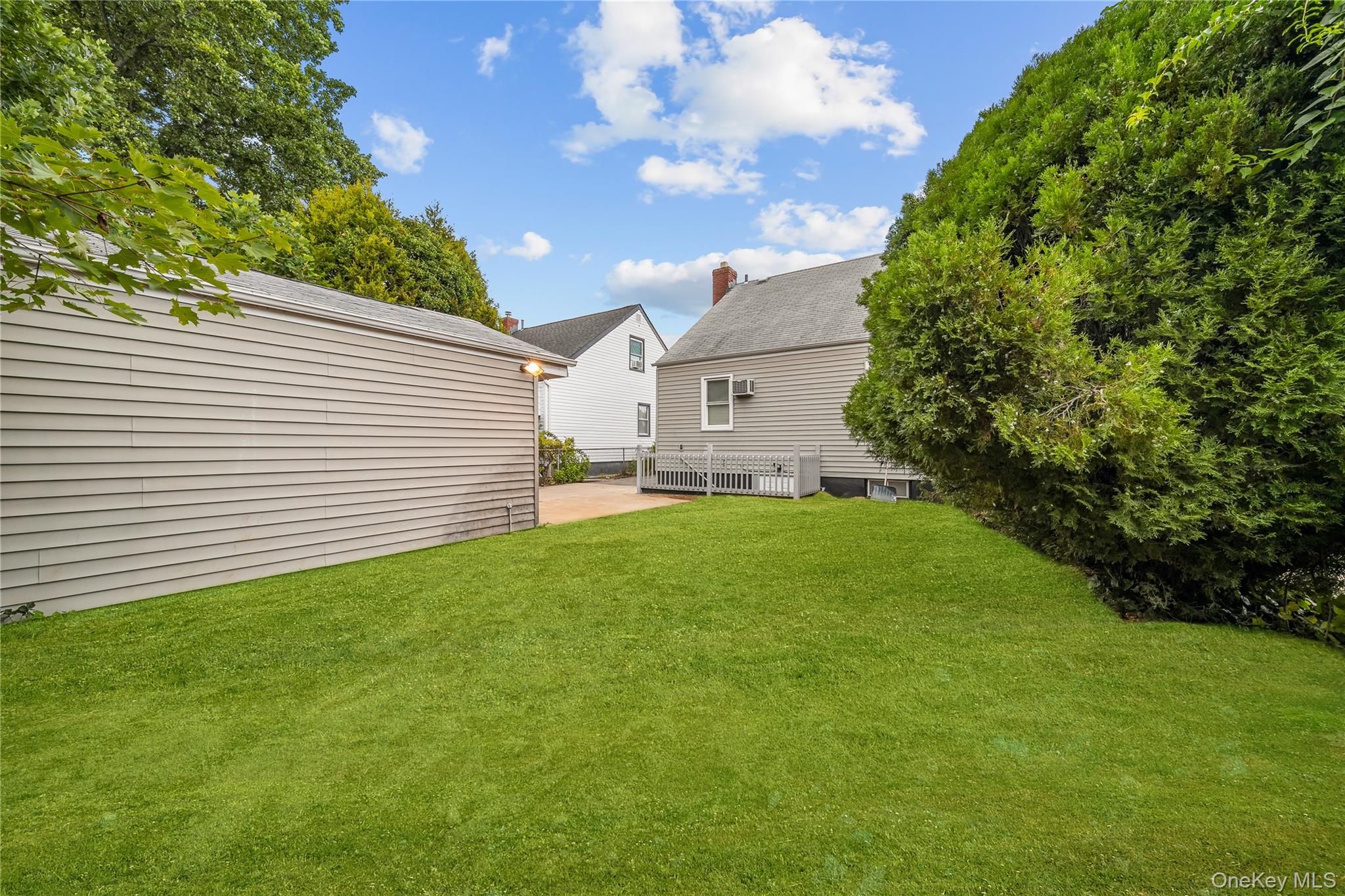 370 Locust Avenue Property Photo 27