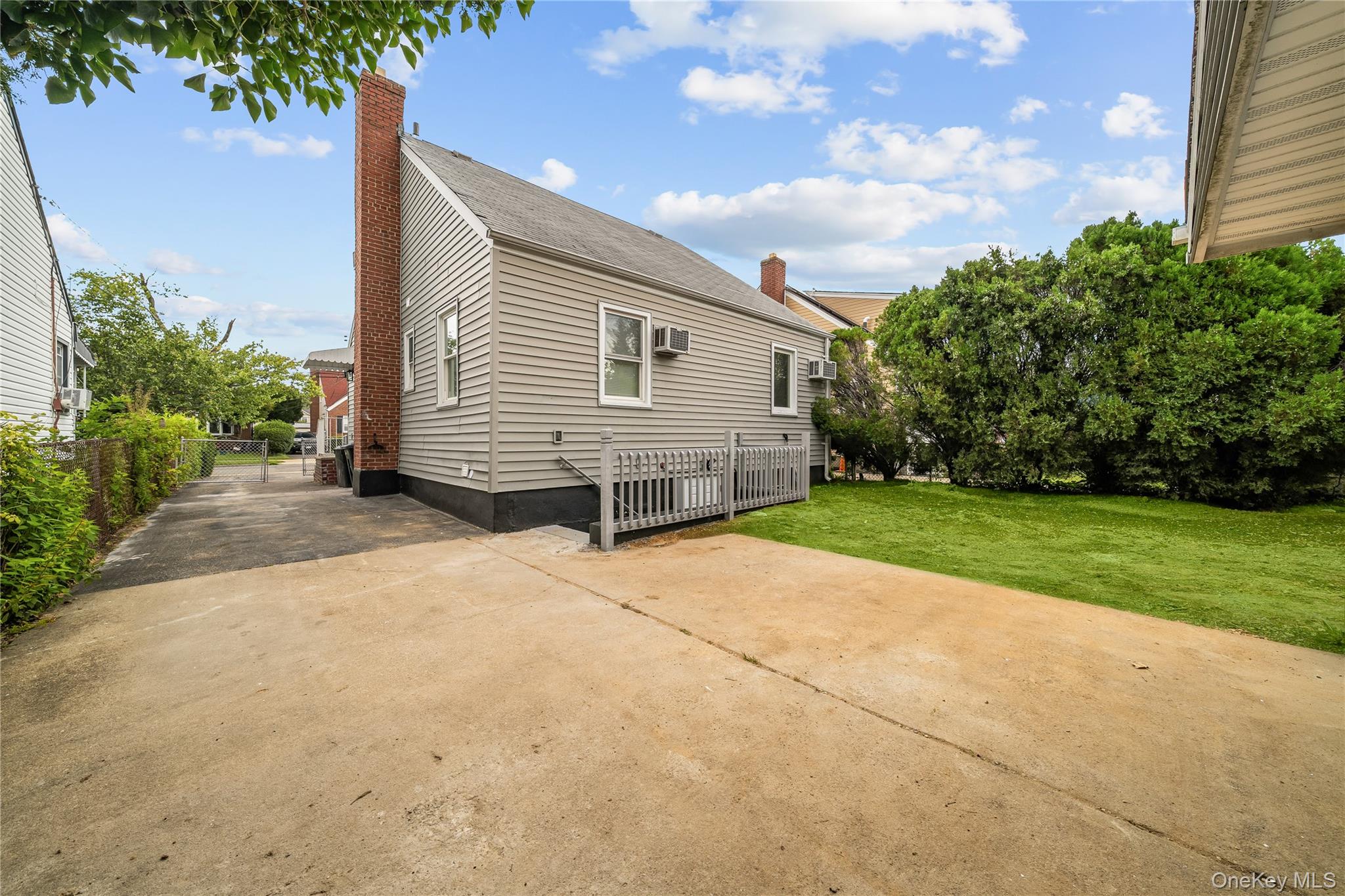 370 Locust Avenue Property Photo 28
