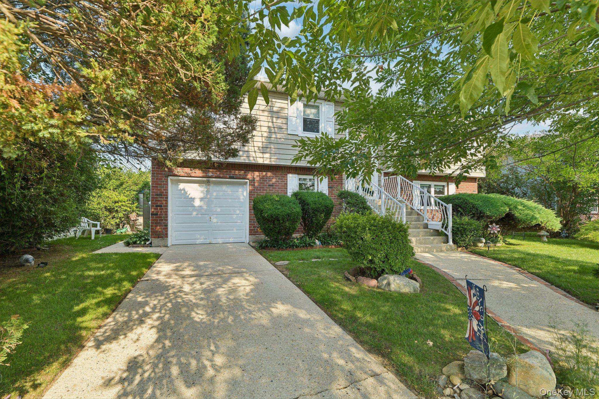 8 Laurel Lane Property Photo 4