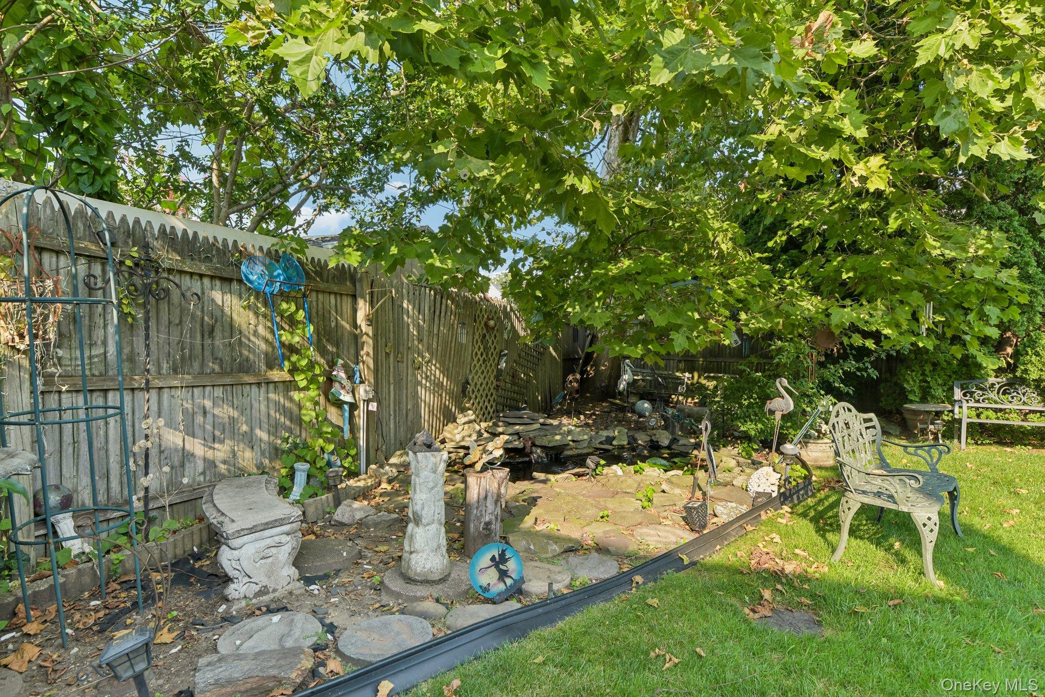 8 Laurel Lane Property Photo 30