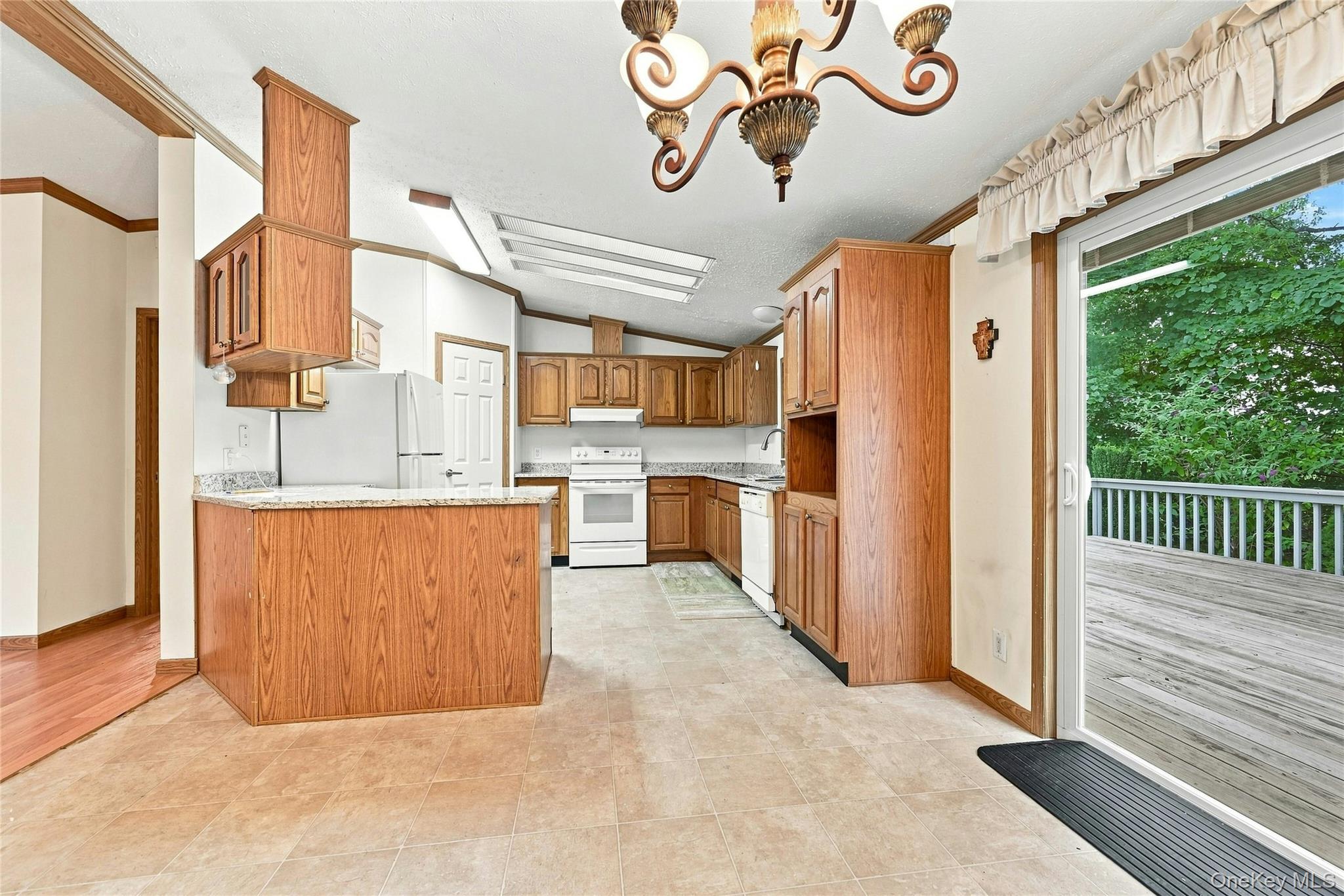 638 Fresh Pond Avenue 320 Property Photo 9
