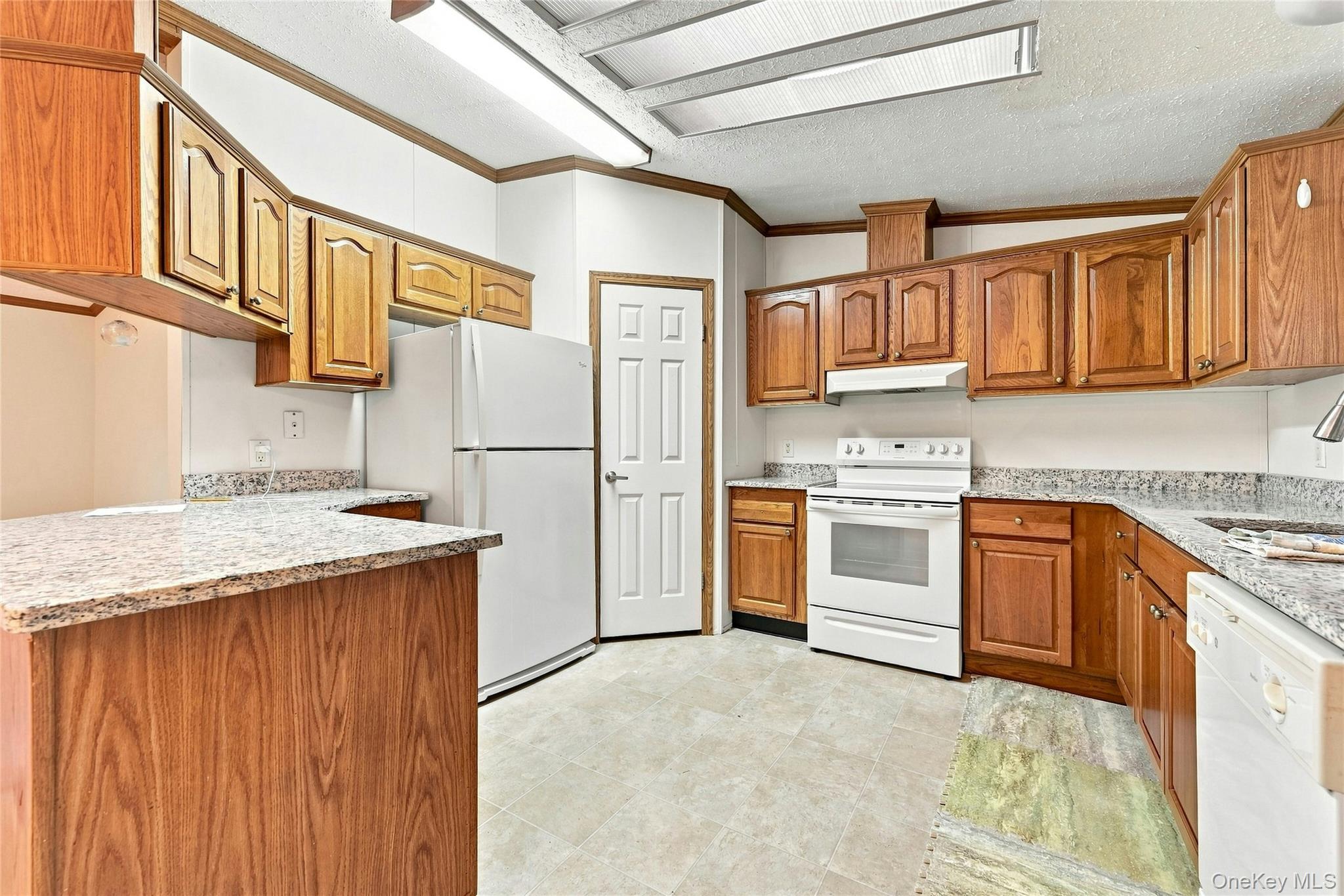 638 Fresh Pond Avenue 320 Property Photo 10