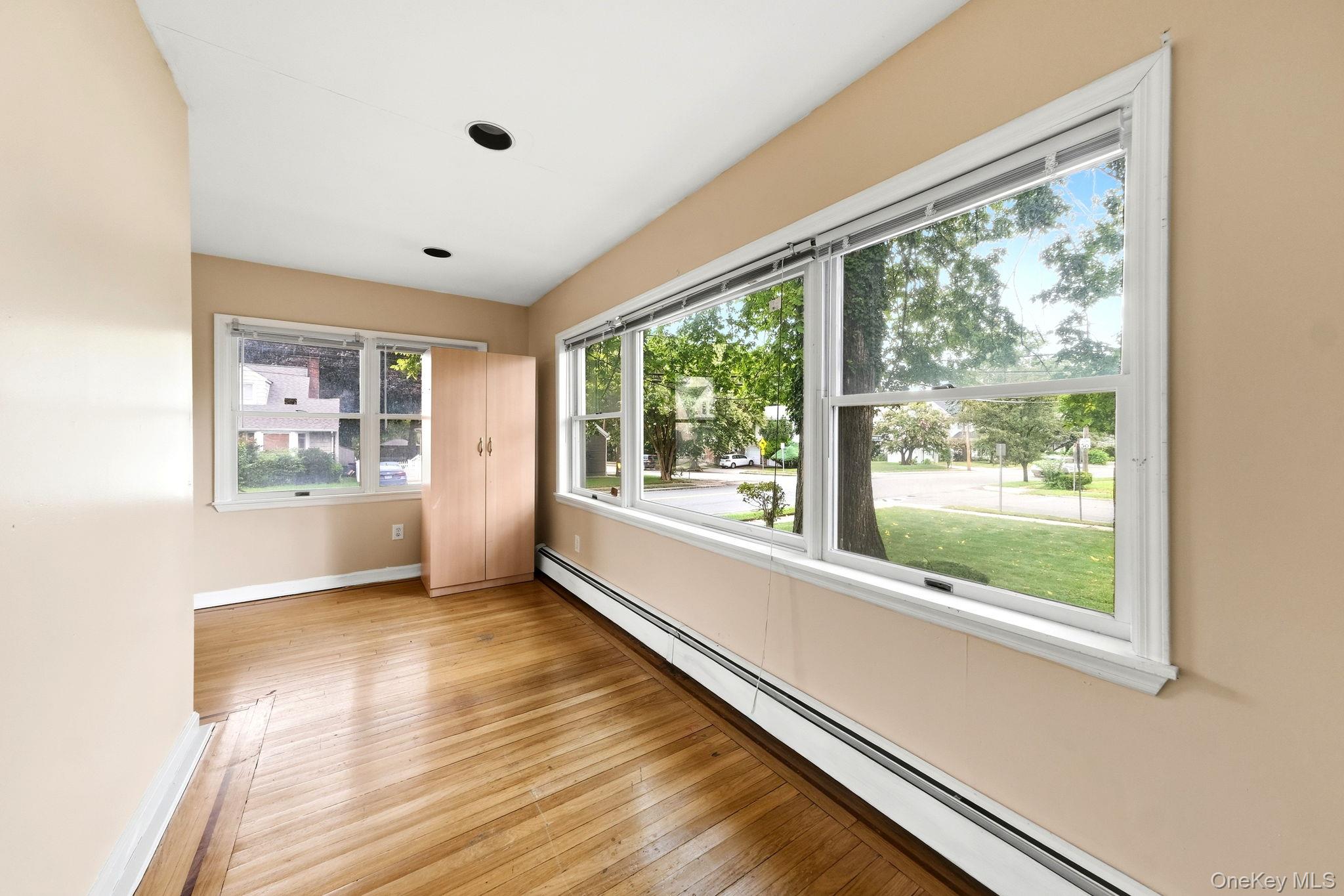 105 N Corona Avenue Property Photo 7