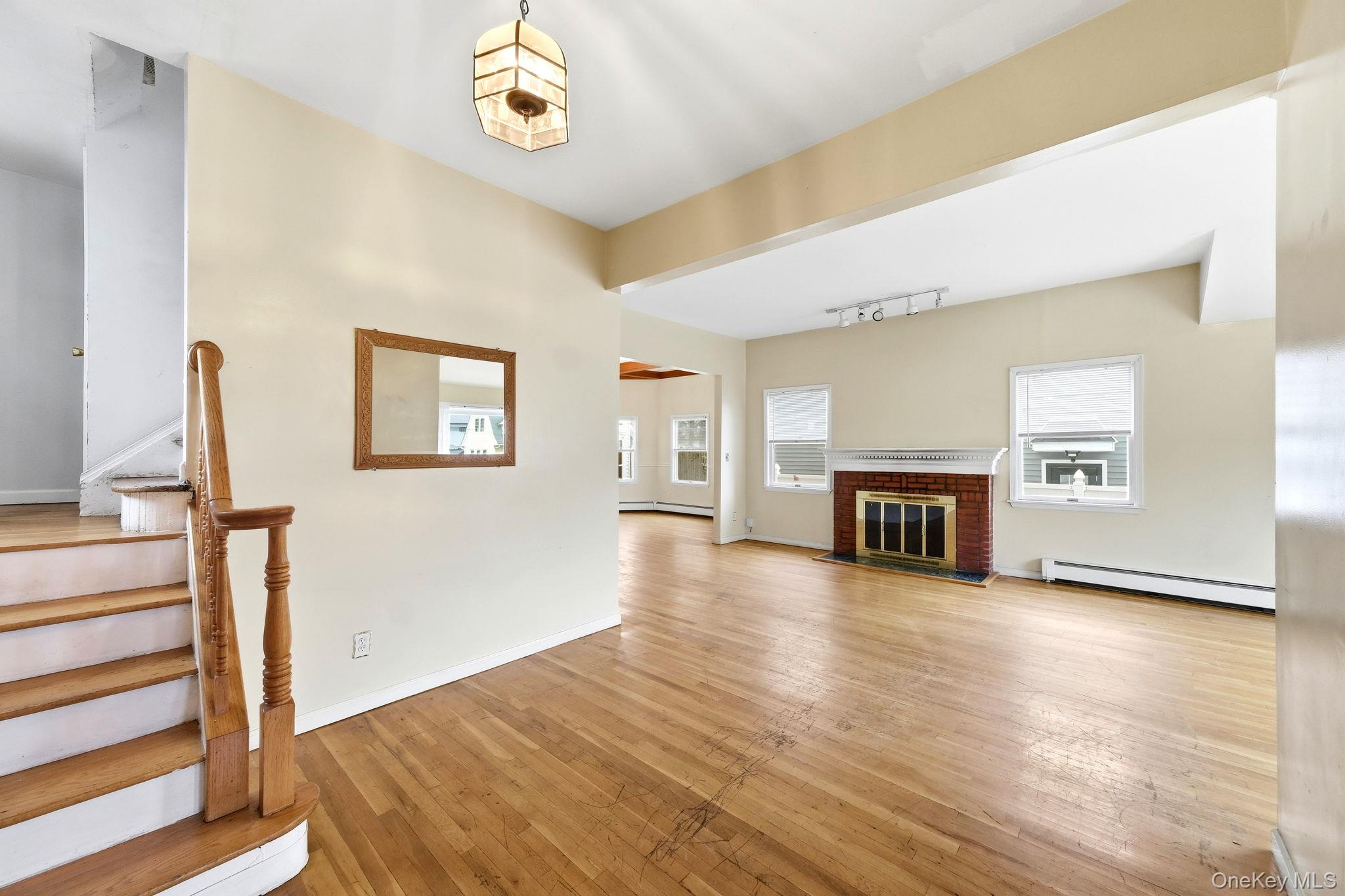 105 N Corona Avenue Property Photo 9