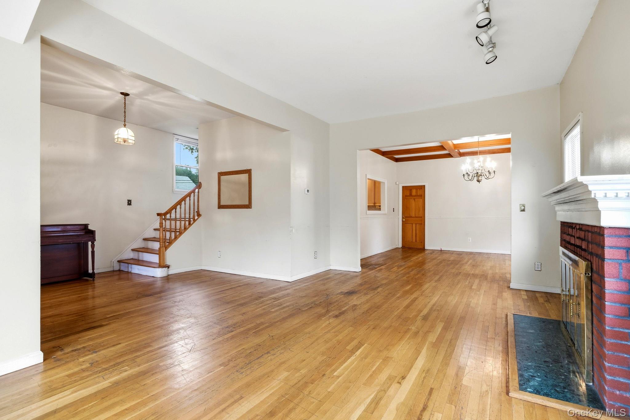105 N Corona Avenue Property Photo 13