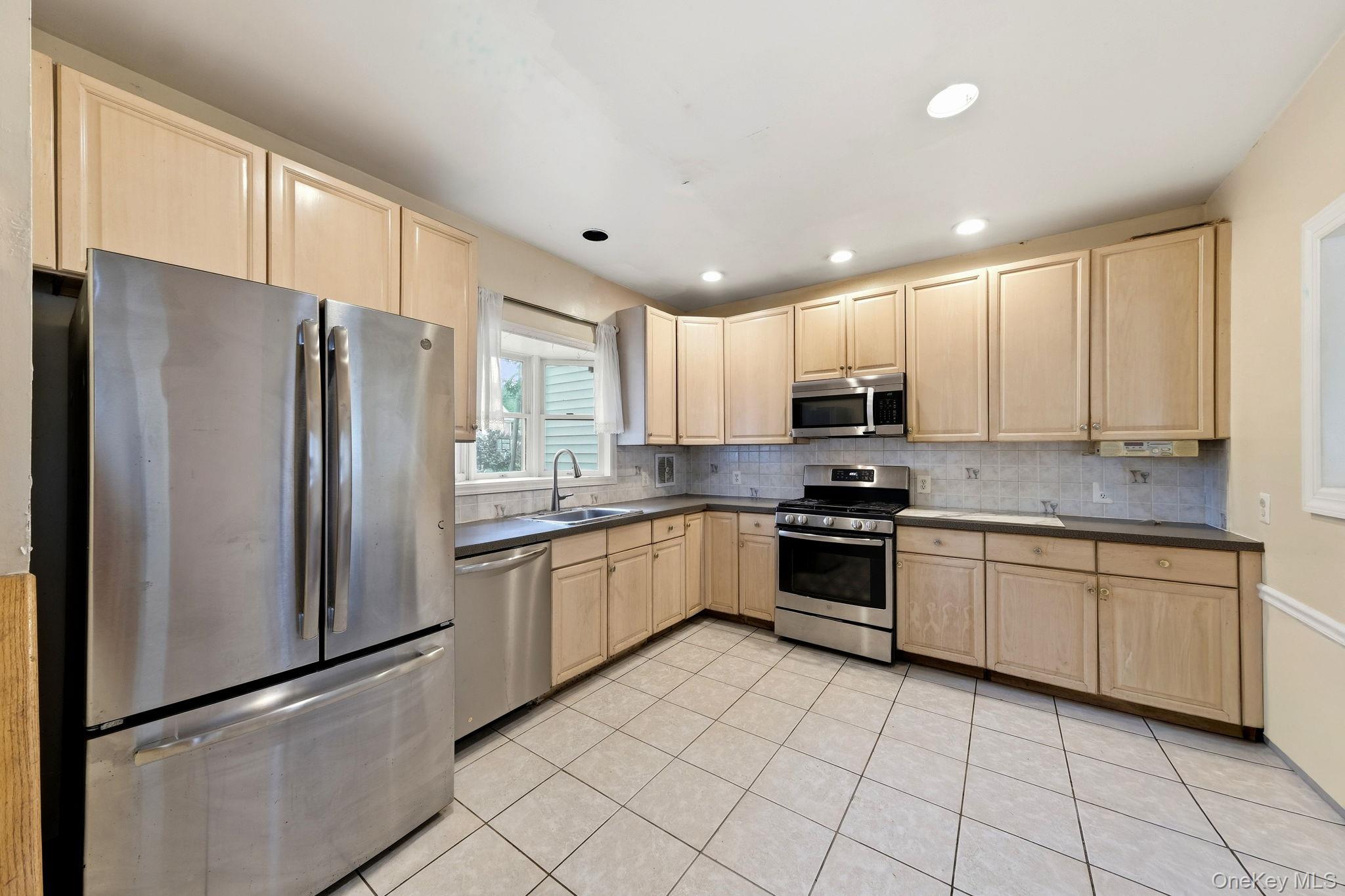 105 N Corona Avenue Property Photo 17