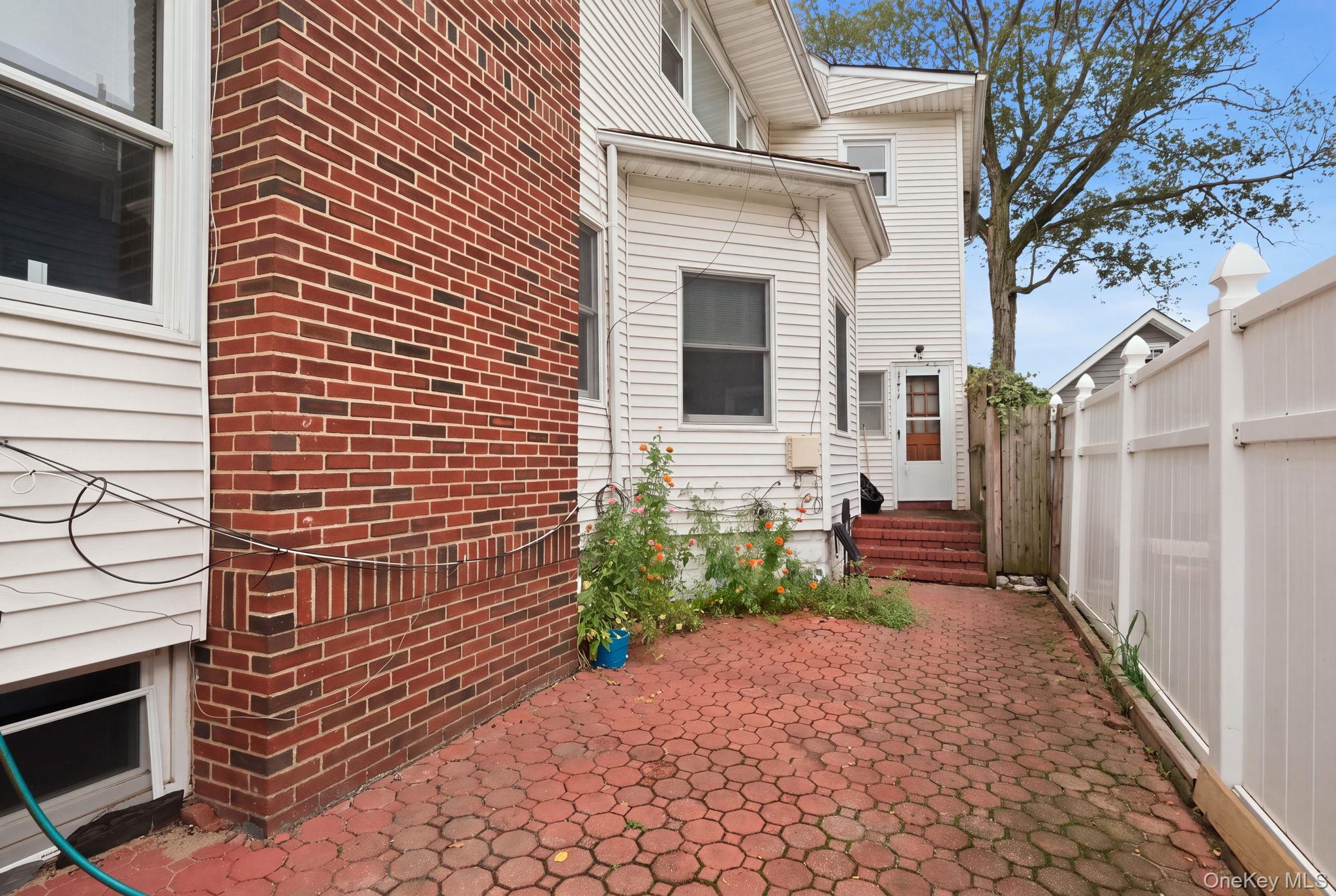 105 N Corona Avenue Property Photo 41