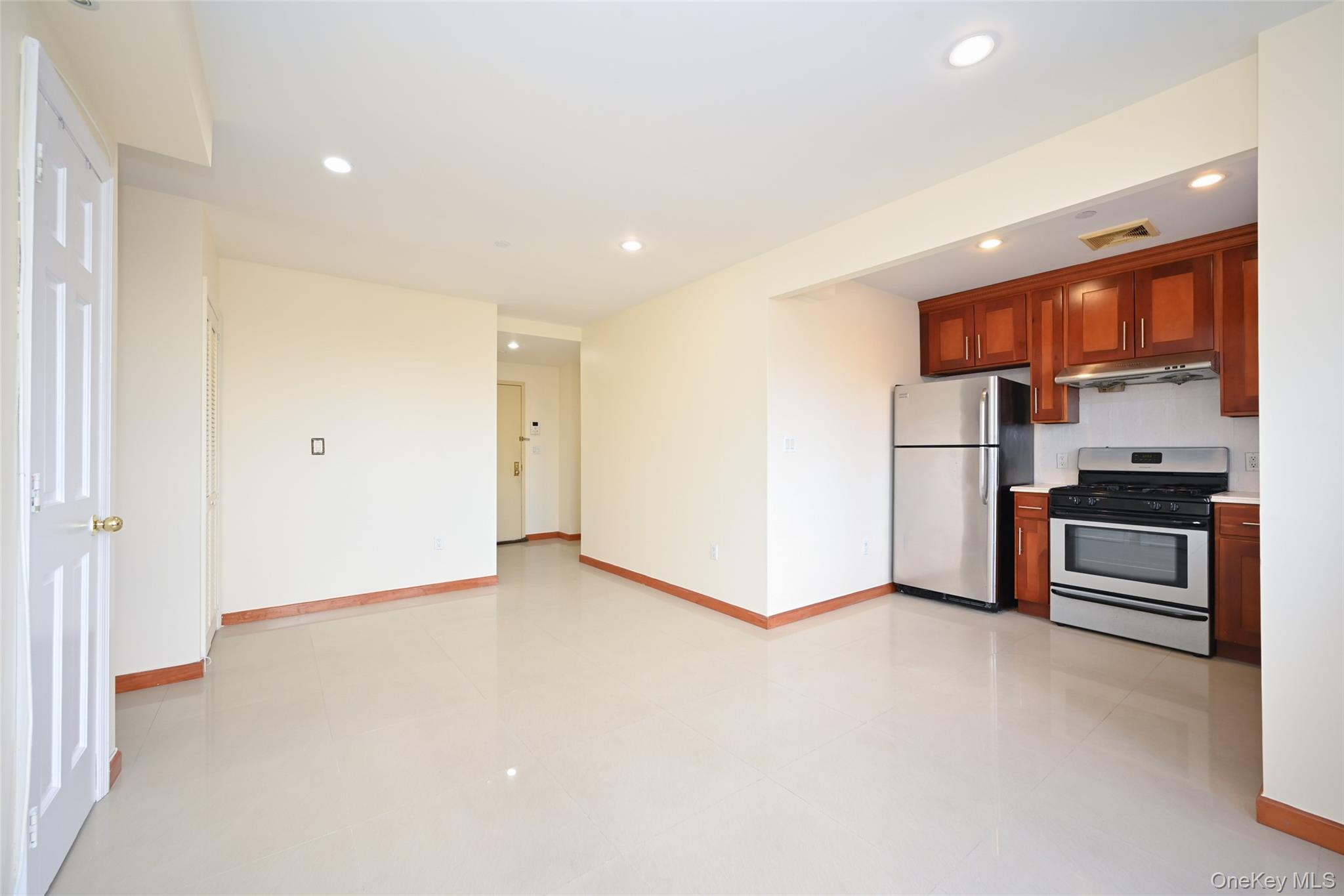 64-63 Austin Street #6c Property Photo 5