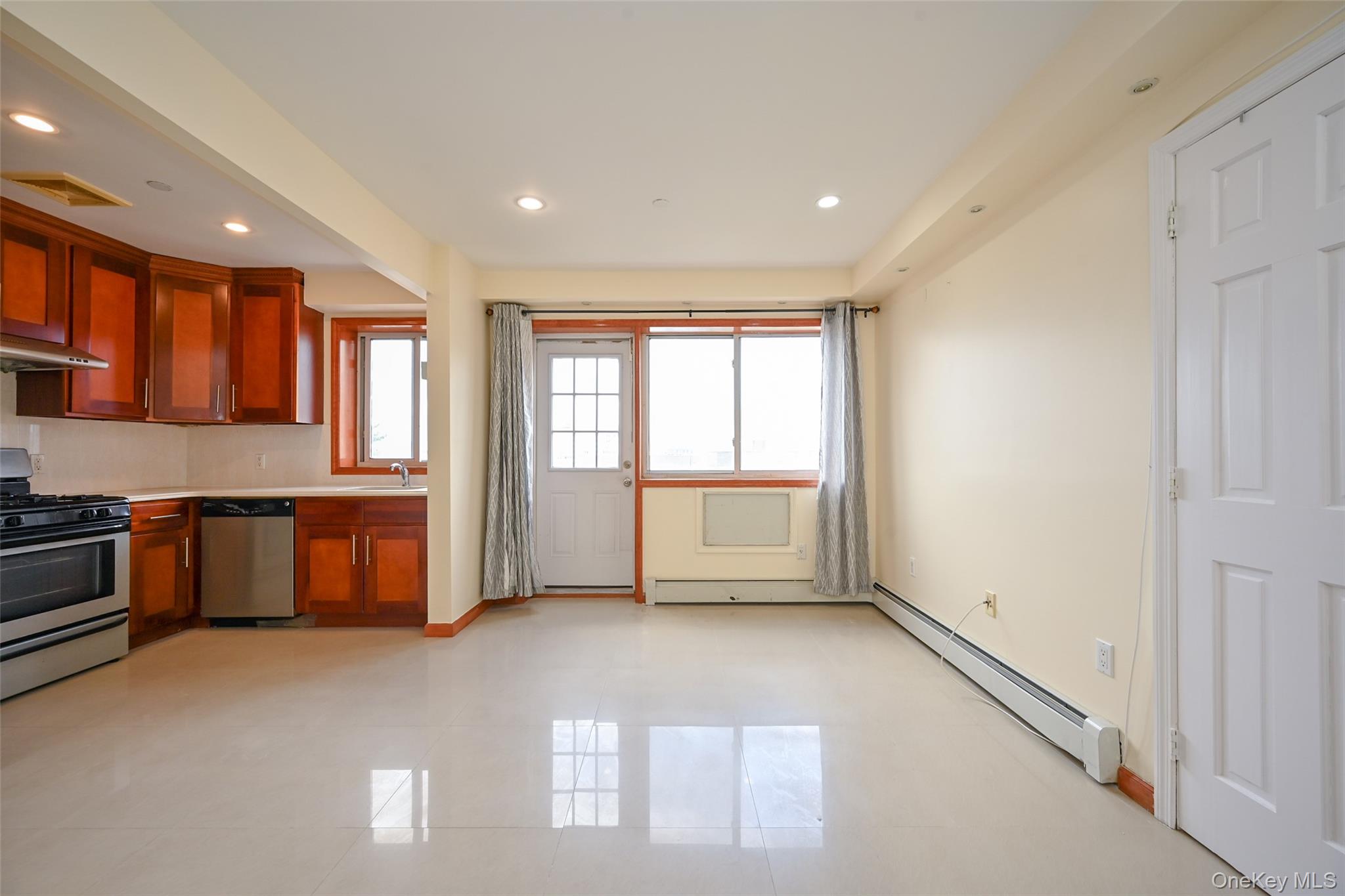 64-63 Austin Street #6c Property Photo 7