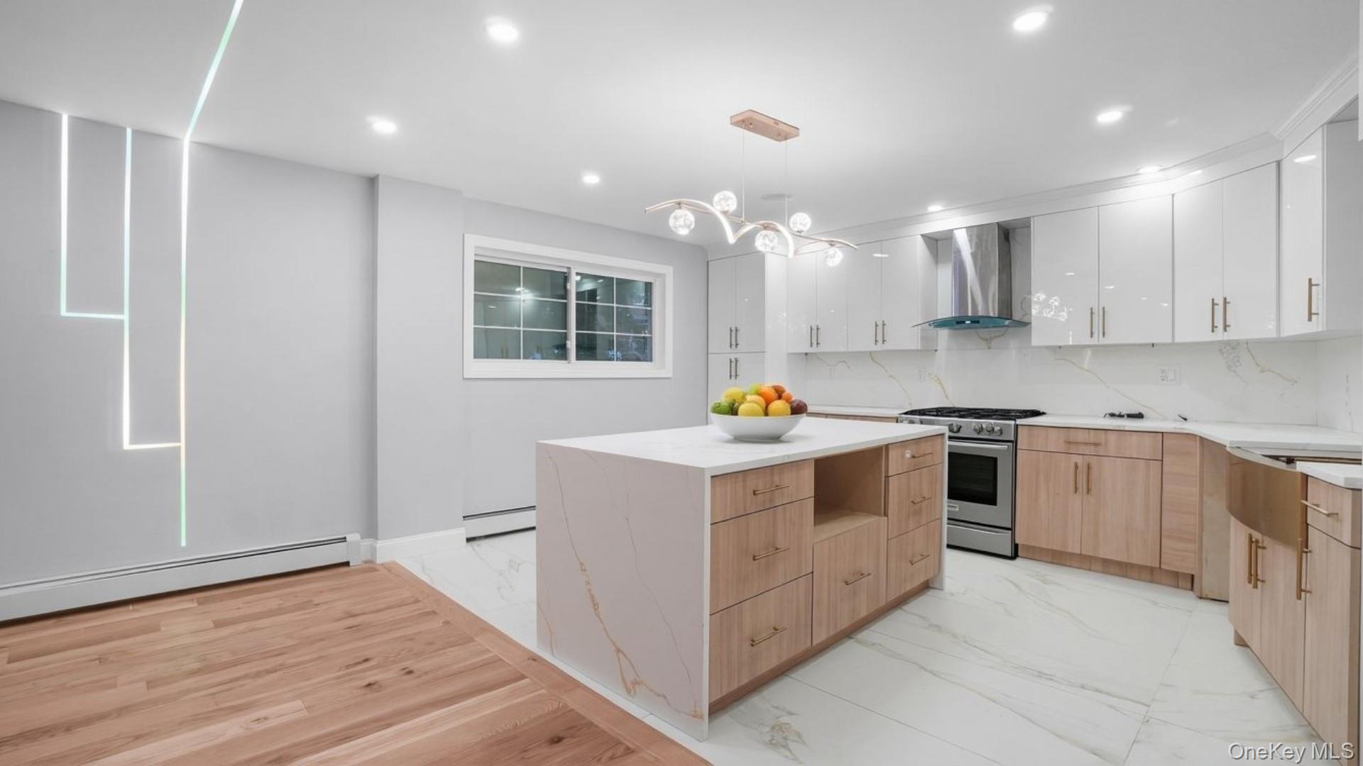 918 Throgs Neck Expwy Property Photo 4