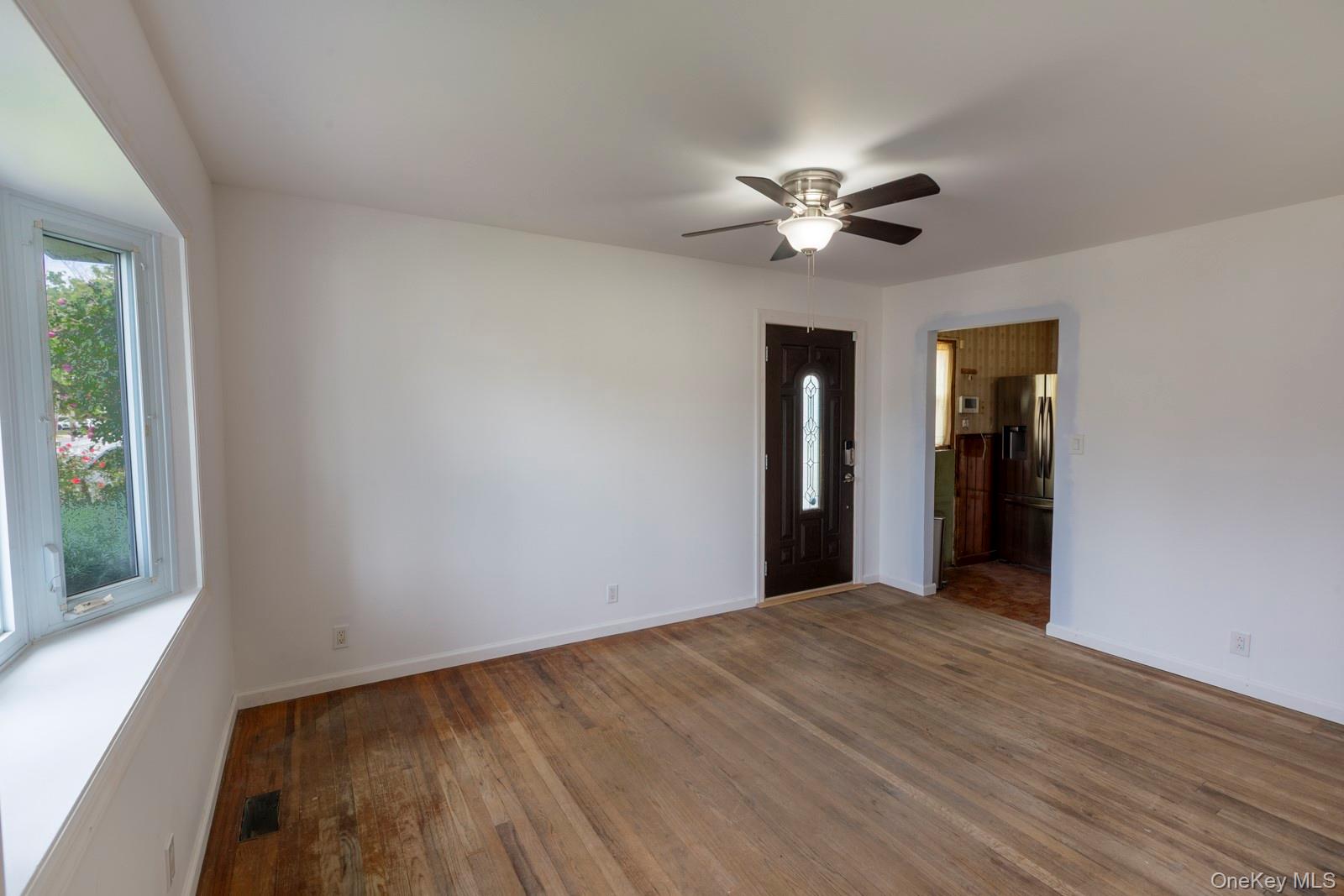 305 S Strong Avenue Property Photo 15